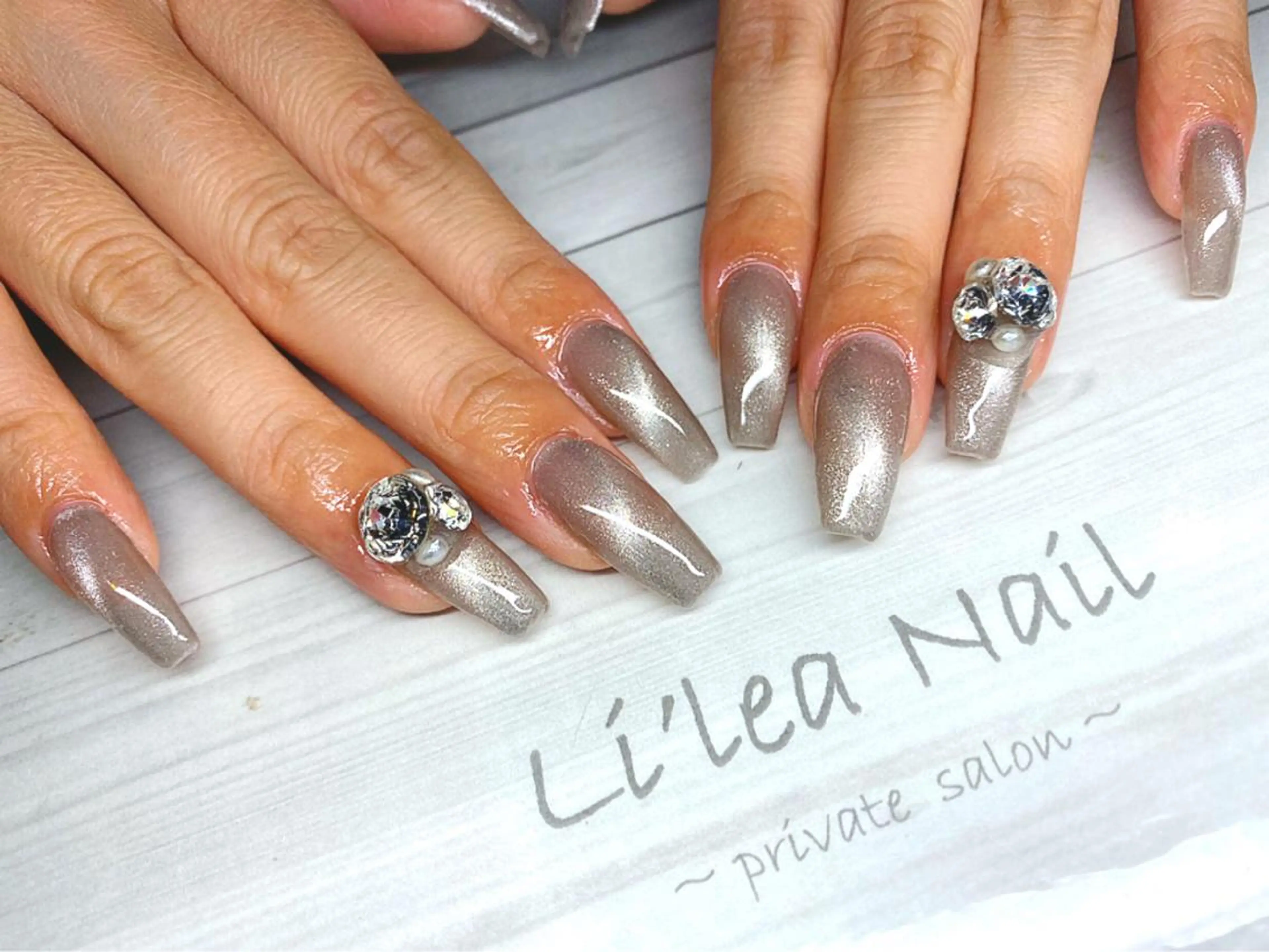 ネイル Li'leaNail AINAのネイルデザイン