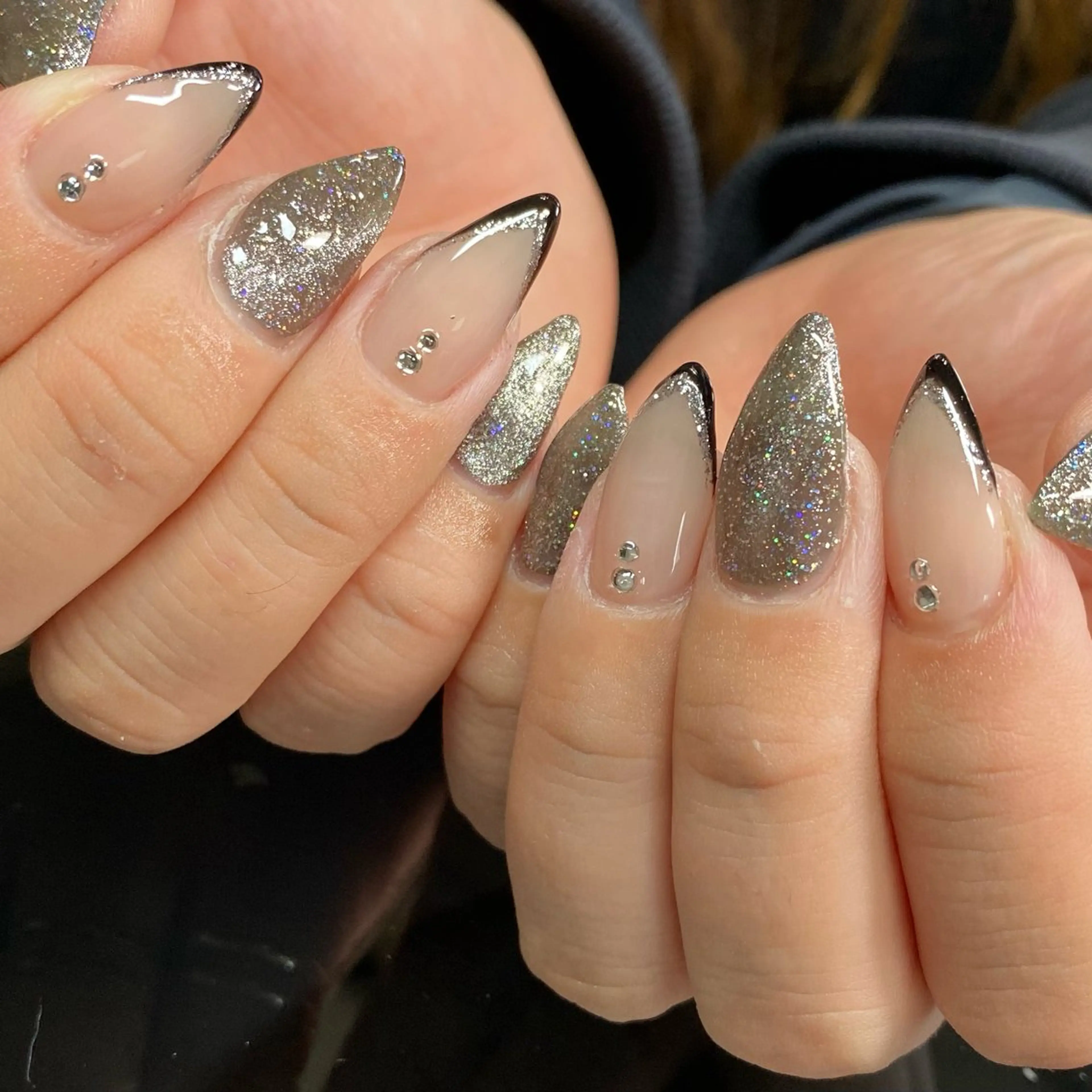 ネイル ハンドネイル デコパーツが得意♪ ネイル/眉毛/エステの眉毛・アイブロウイメージ