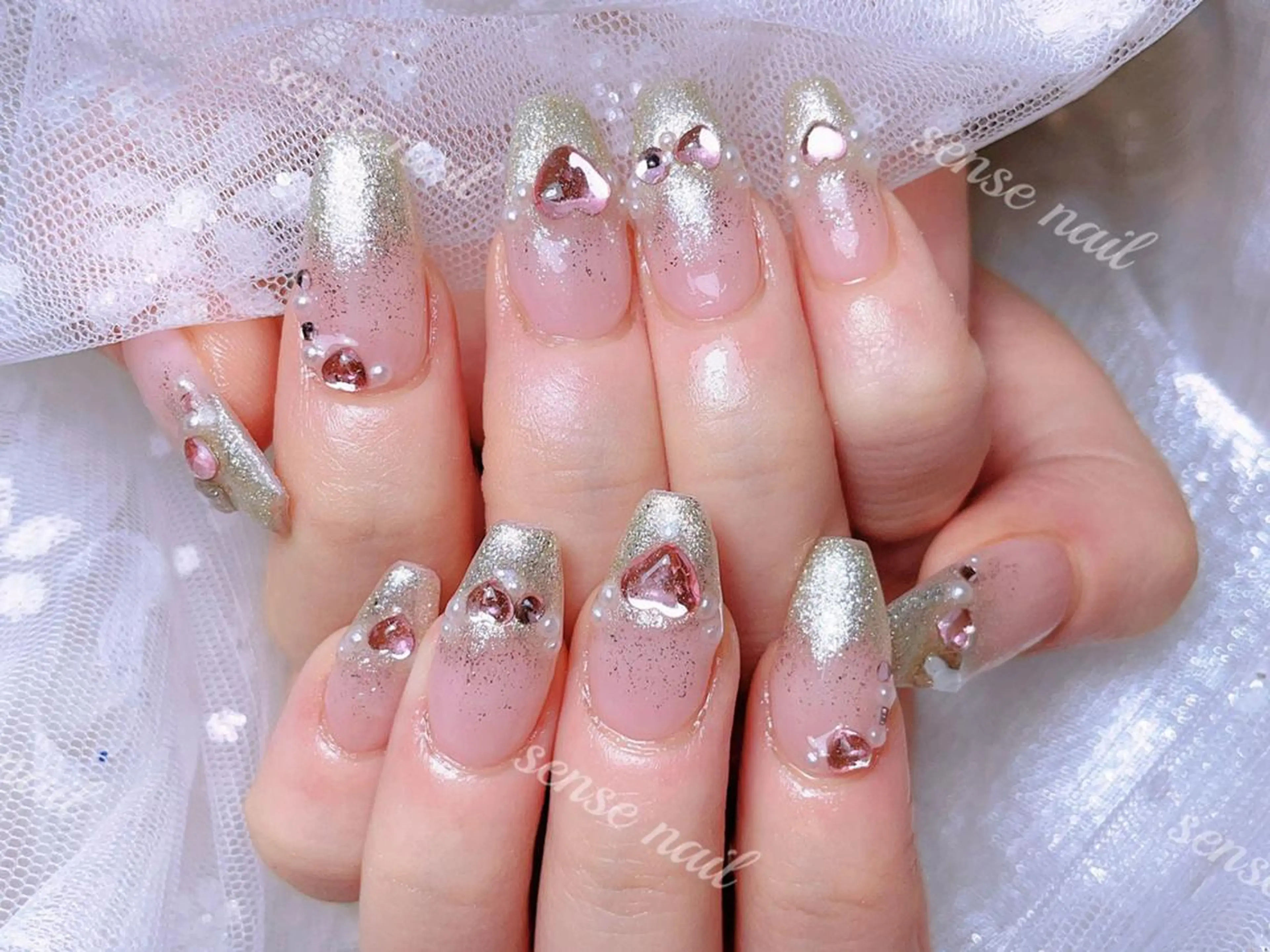 ネイル Queening 🦋のネイルデザイン