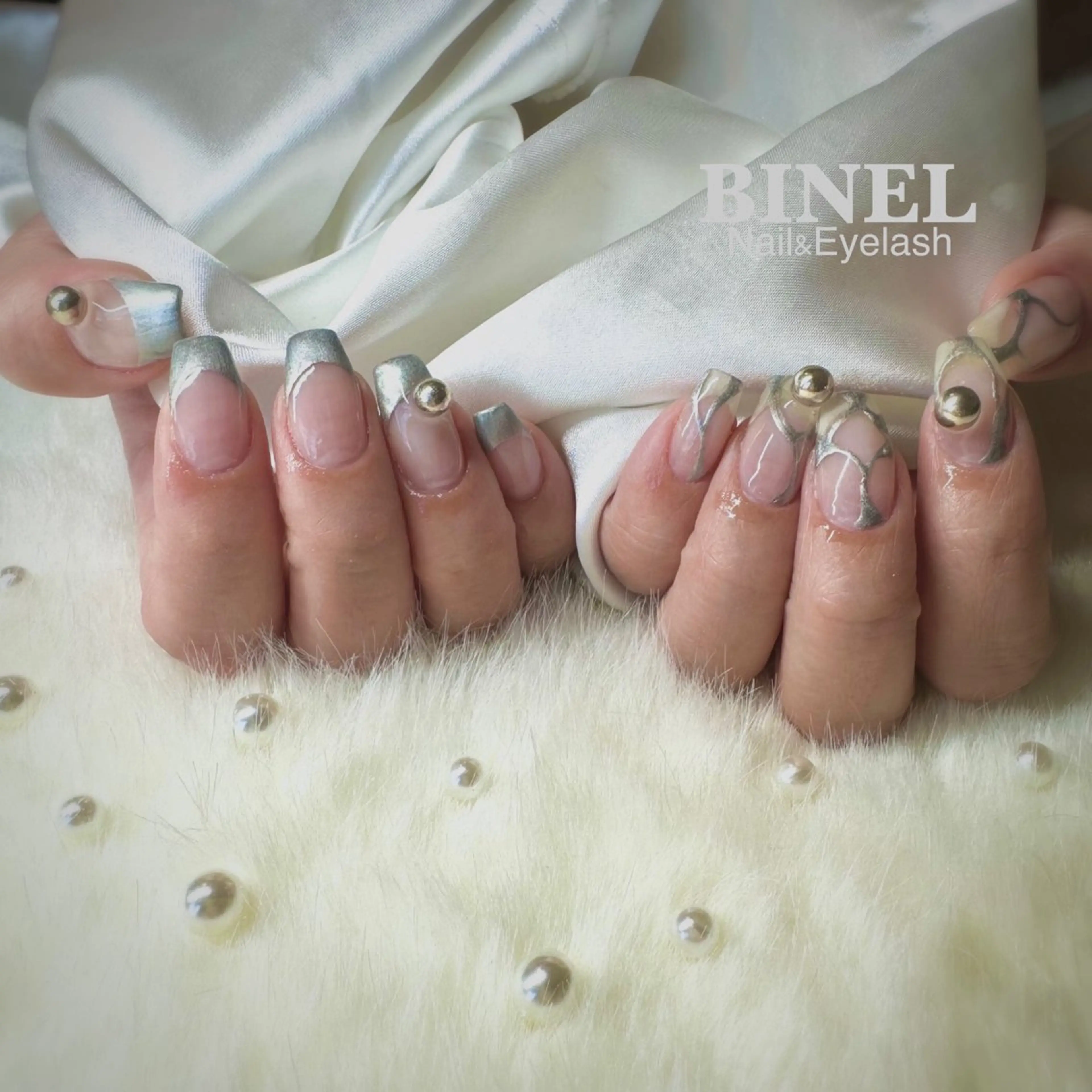ネイル クリアネイル シルバー BINEL REINAのネイルデザイン