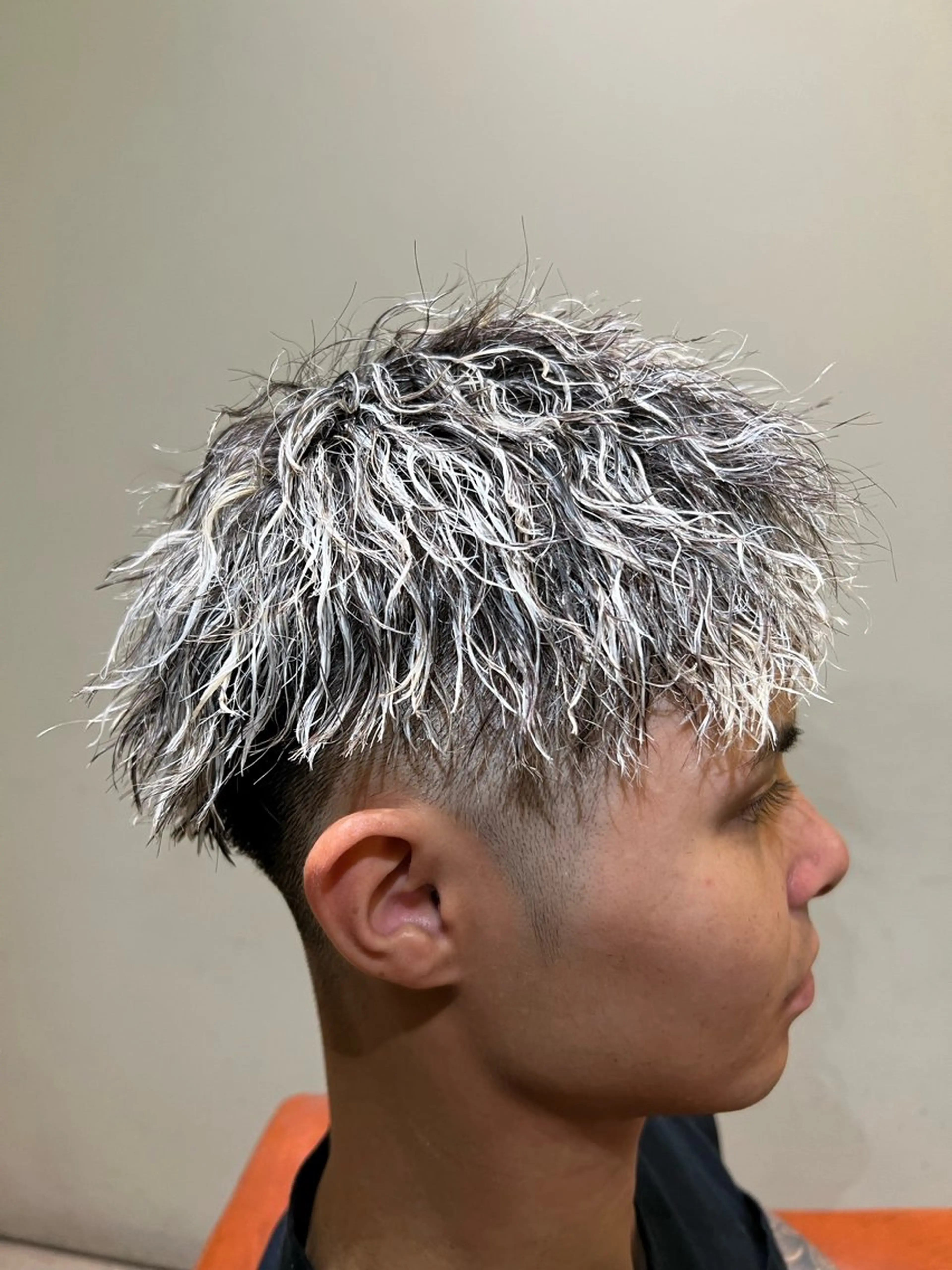 ショート カラー パーマ メンズ フェードカット メンズメッシュ メッシュ カット ヘアカラー パーマ トリートメント メンズパーマ特化型 ✂️Yusuke✂️のヘアスタイル