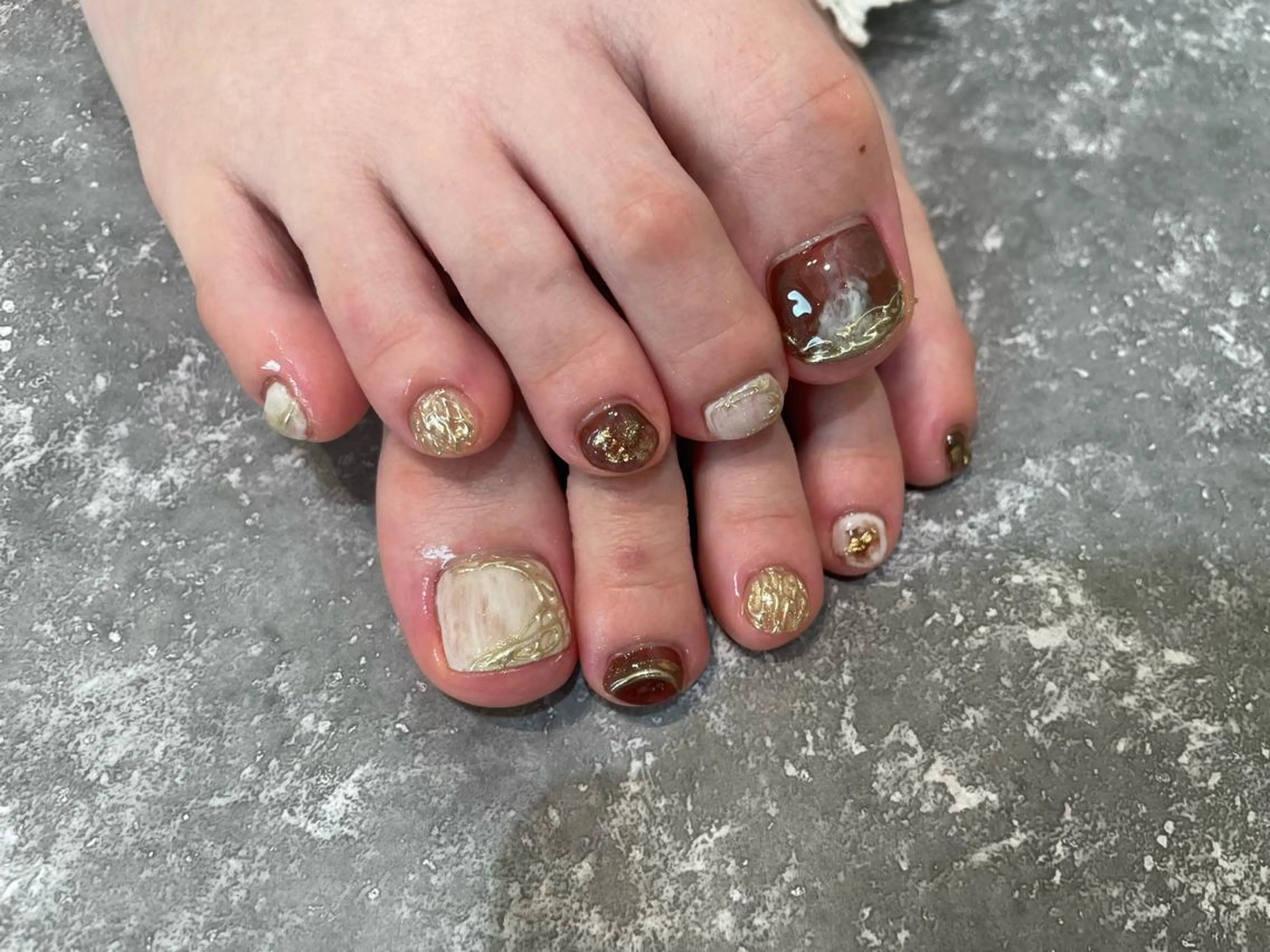 ネイル フットネイル 細矢 咲花のネイルデザイン