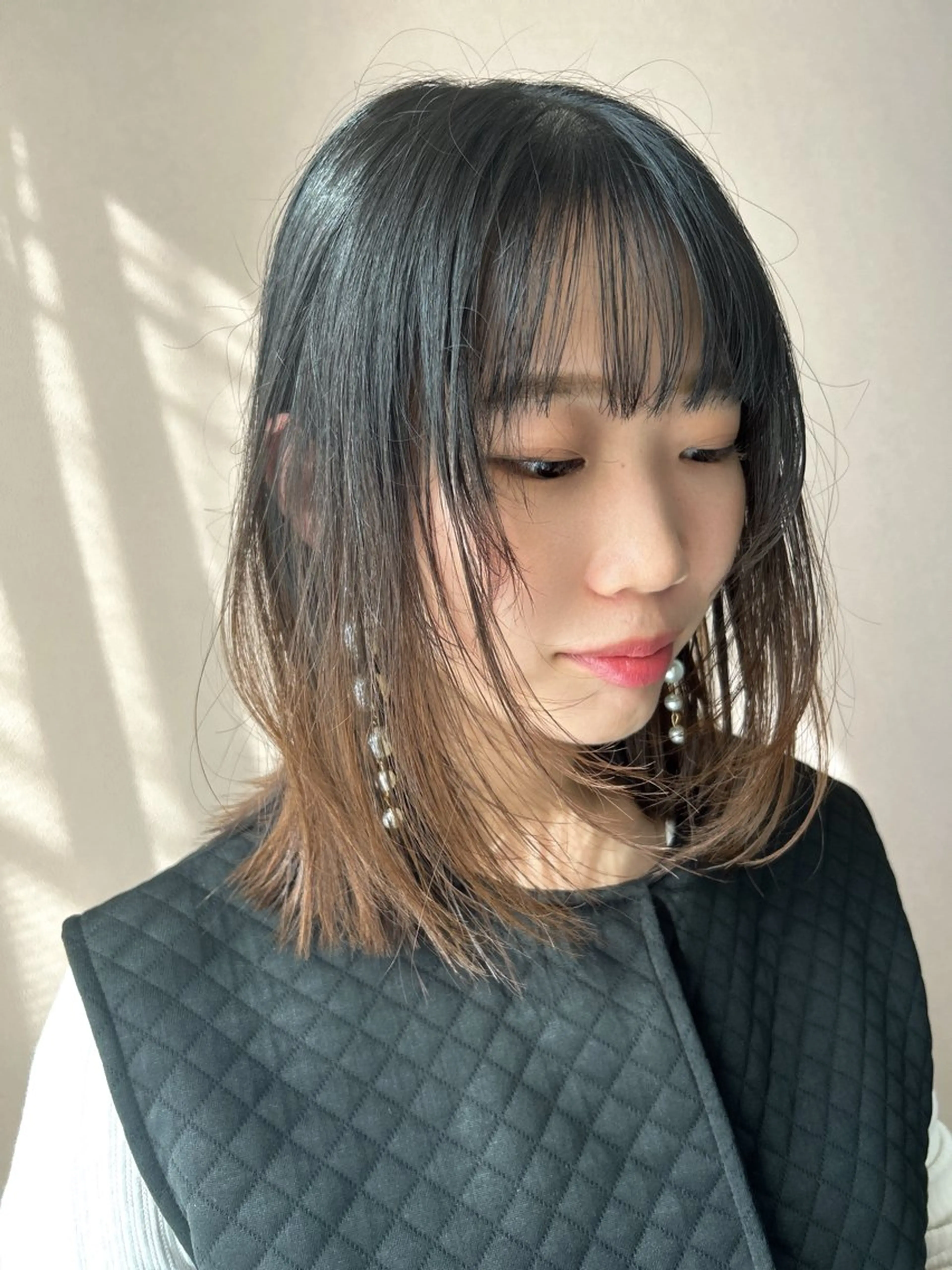 ミディアム 顔まわりレイヤー レイヤーカット カット トリートメント hubhair レイヤー/透明感のヘアスタイル