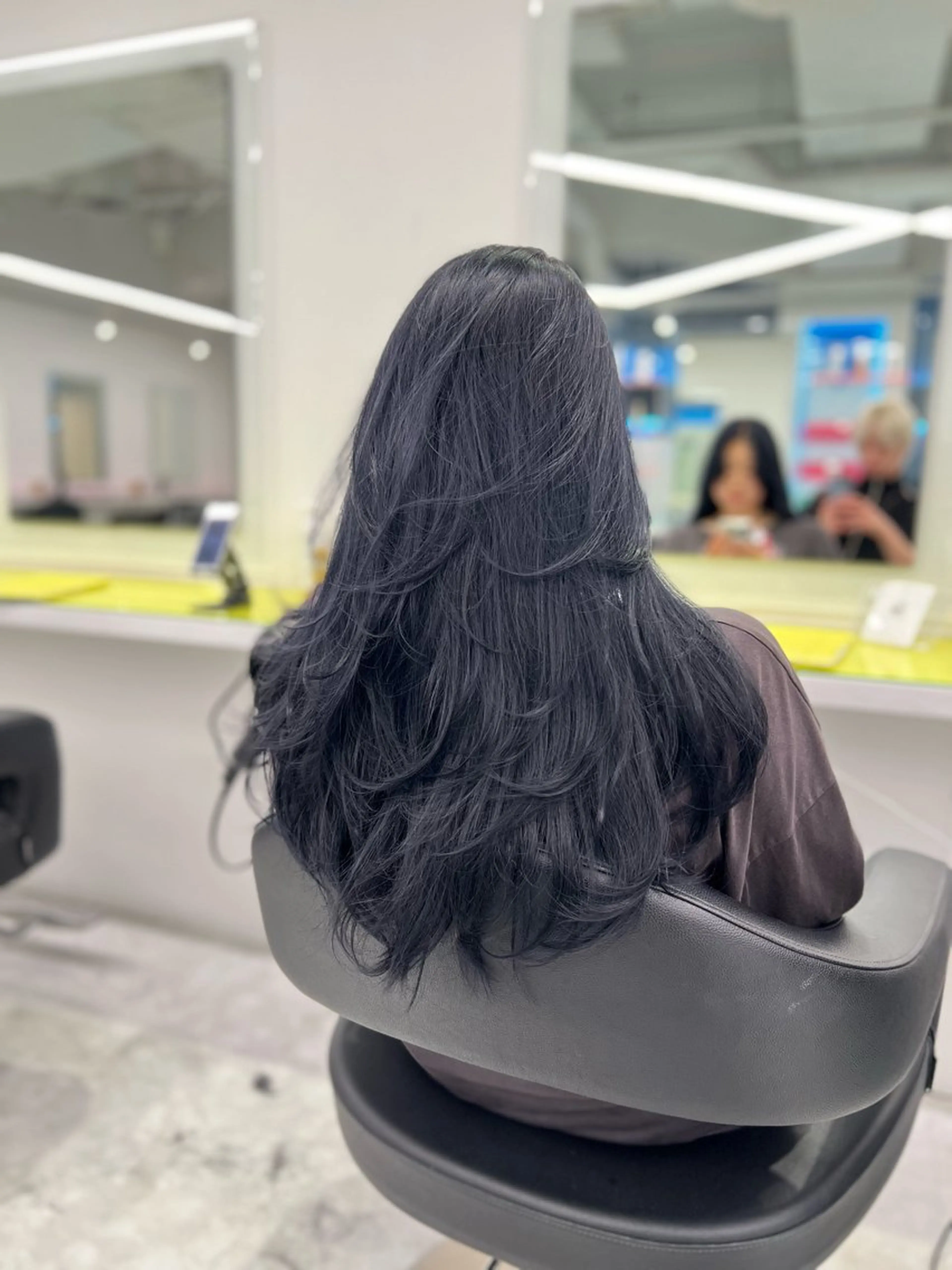ロング カラー ヘアカラー トリートメント ヘッドスパ ヘアセット 🇨🇳中韓レイヤー 暗髪カラー🇰🇷のヘアスタイル