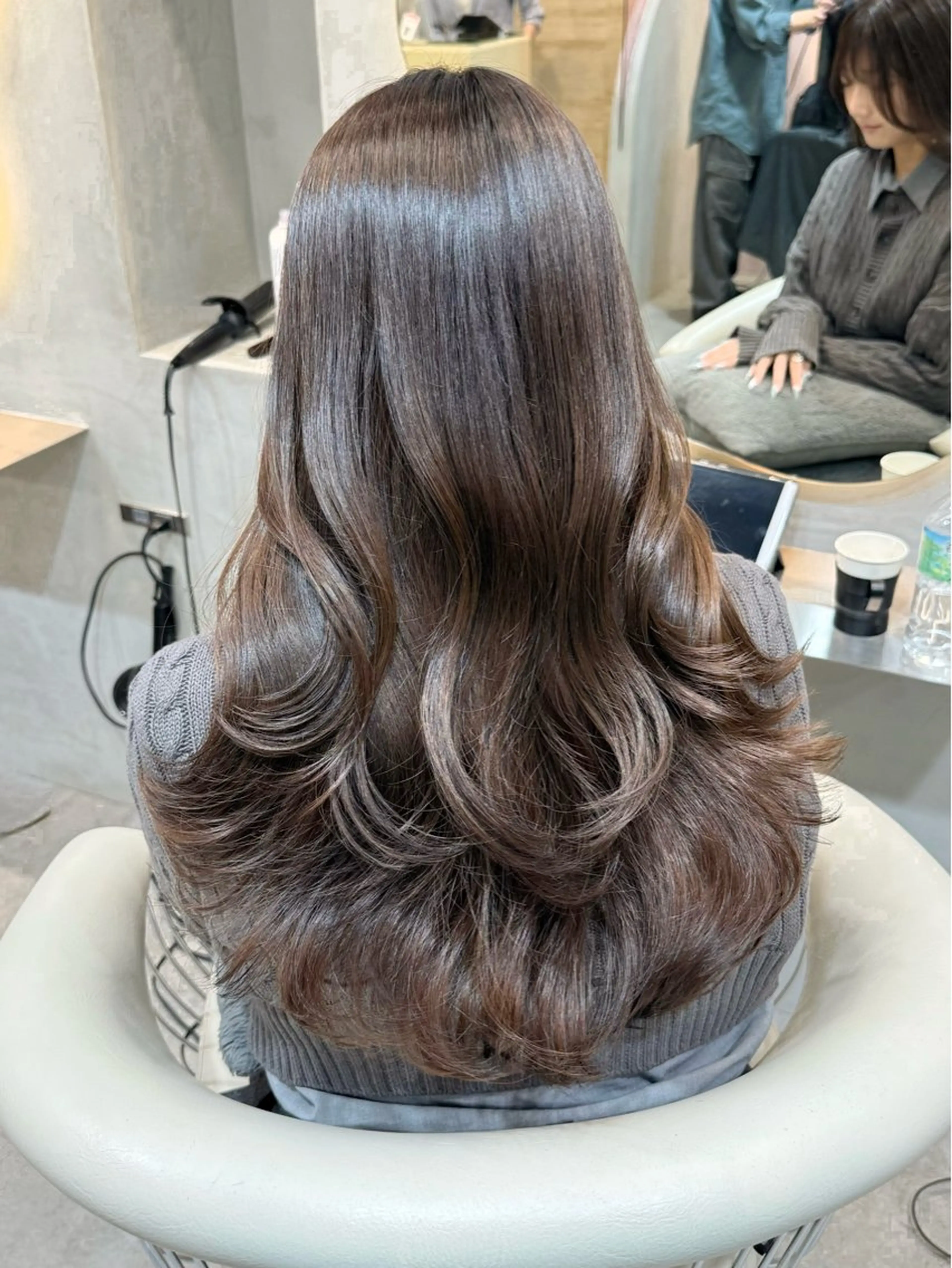 ロング カラー アッシュ アッシュブラウン ベージュカラー ブリーチ ブラウンカラー カット ヘアカラー トリートメント 大宮🩶韓国ヘア 髪質改善✨柏崎のヘアスタイル
