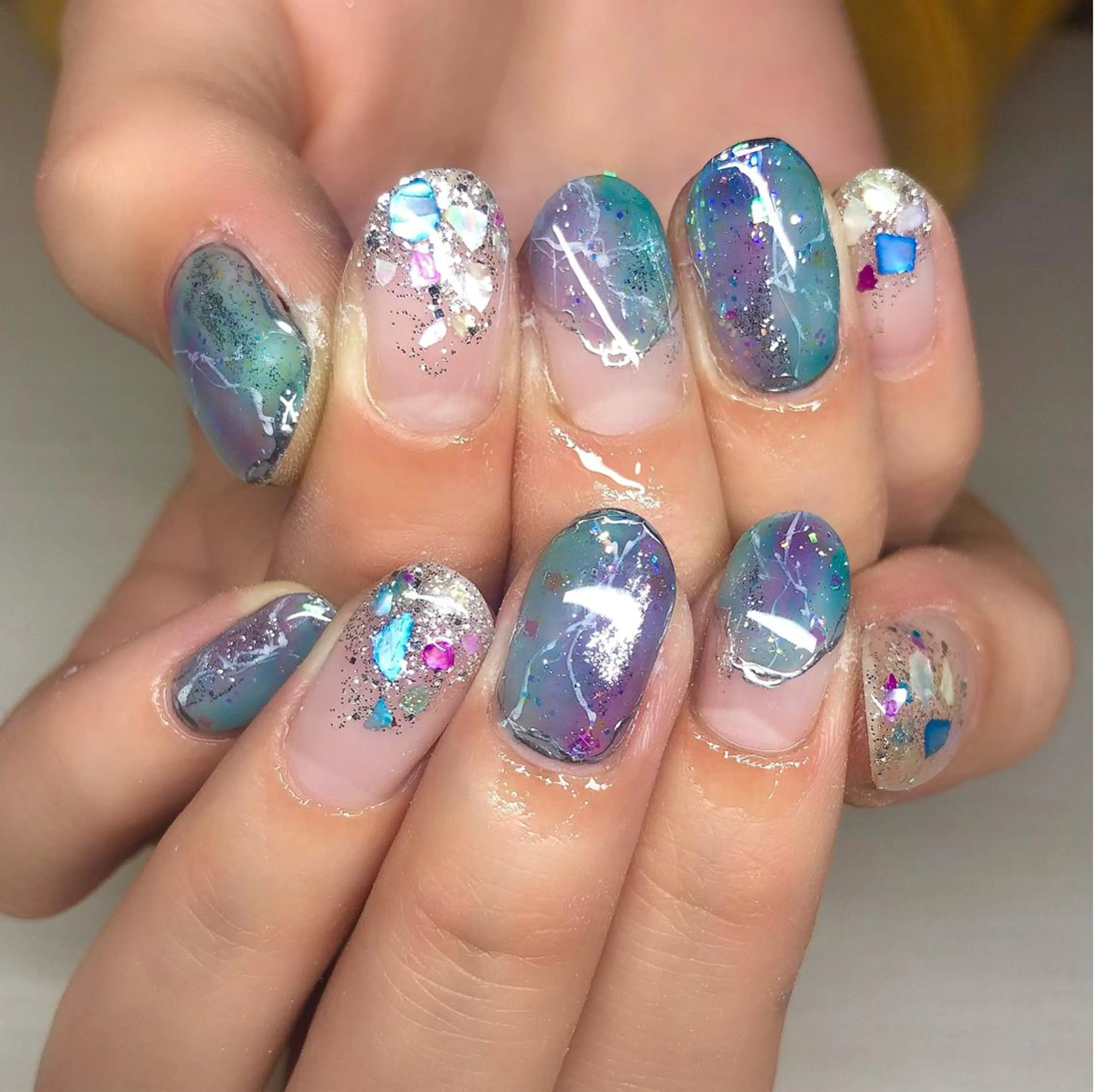 ネイル ブルー キラキラネイル ニュアンスネイル ハンドネイル 【Yappy🌈】 💖P-tanaのネイルデザイン
