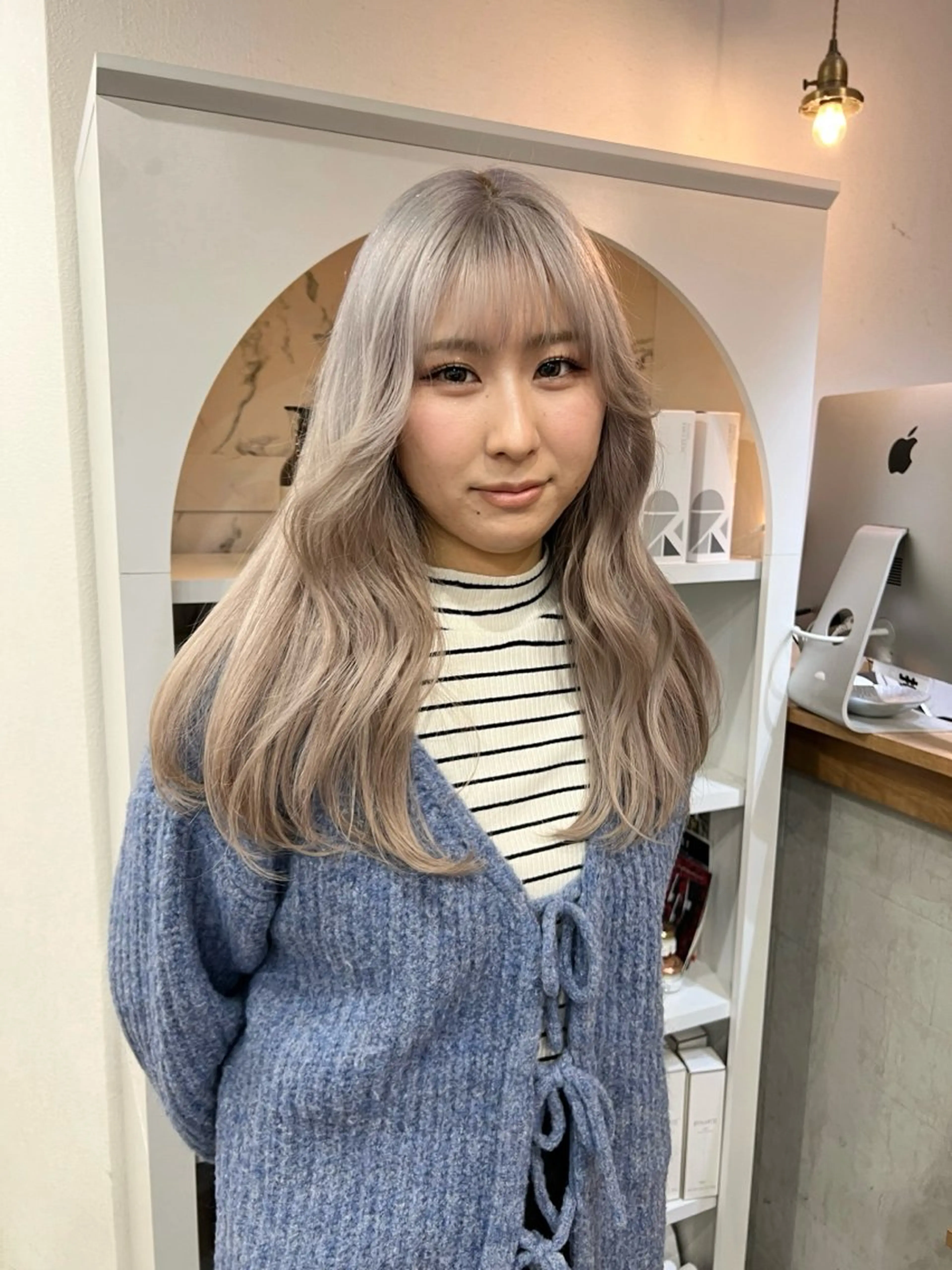 カラー シルバー ホワイトシルバー ヘアカラー いざわりお /梅田/ブリーチのヘアスタイル