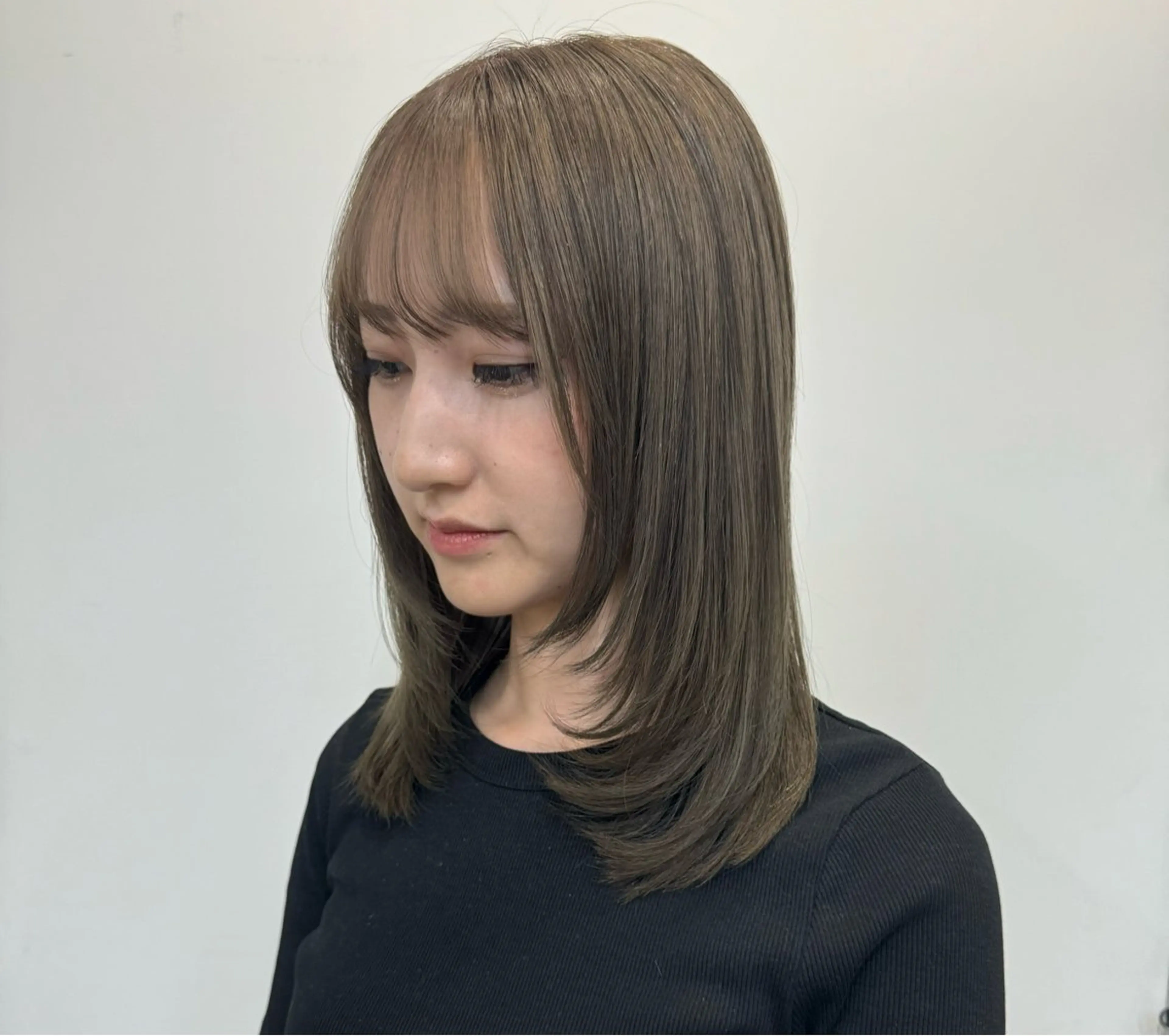 ミディアム レイヤーカット 韓国風レイヤーカット グレージュ/大希のヘアスタイル