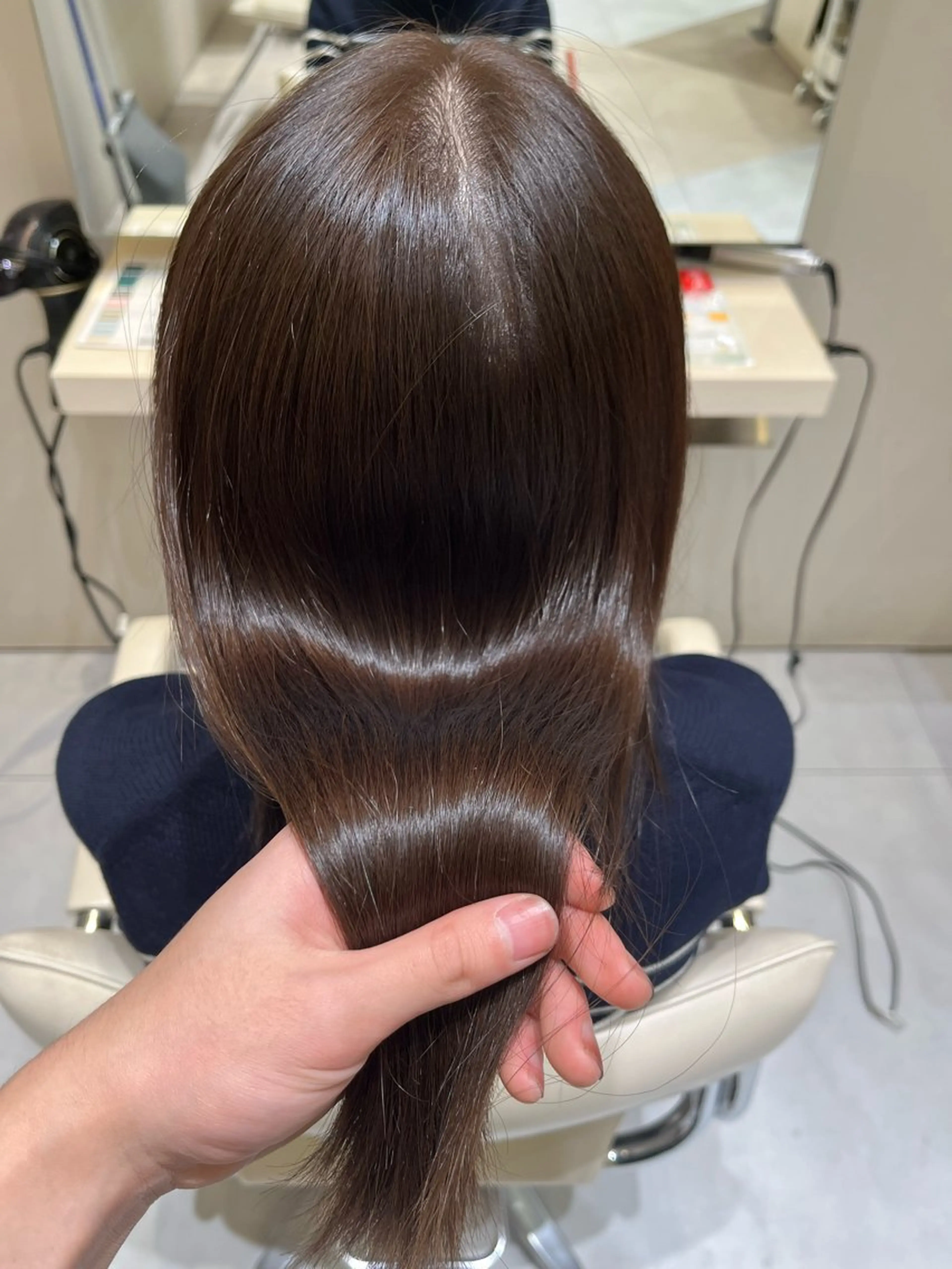 セミロング カラー k-two 関 七海のヘアスタイル