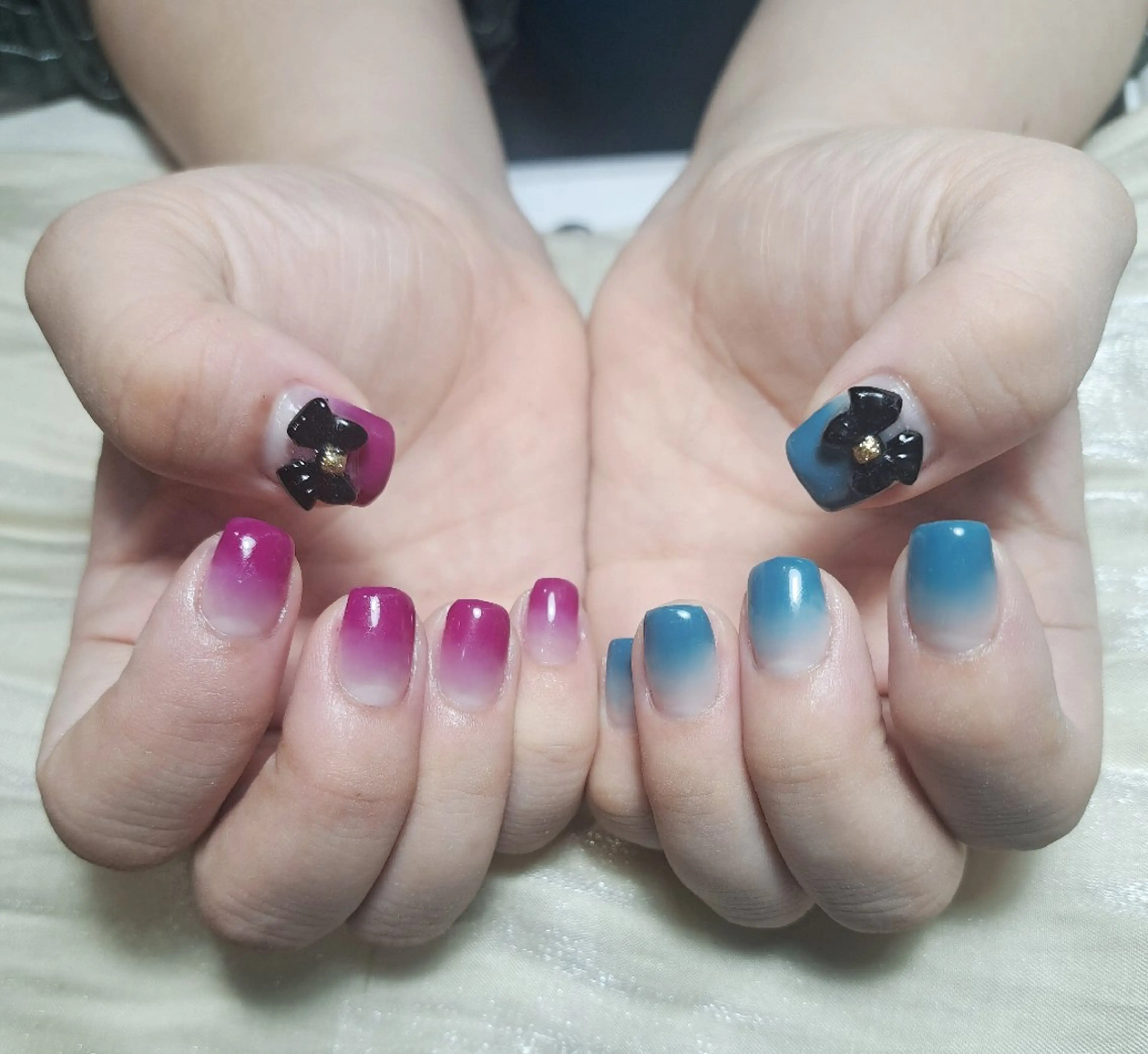 ハンド カラグラデorチークorマグネットグラデ💅 パーツ2個付き✨ オフ無しorフィルインオフ込みの写真