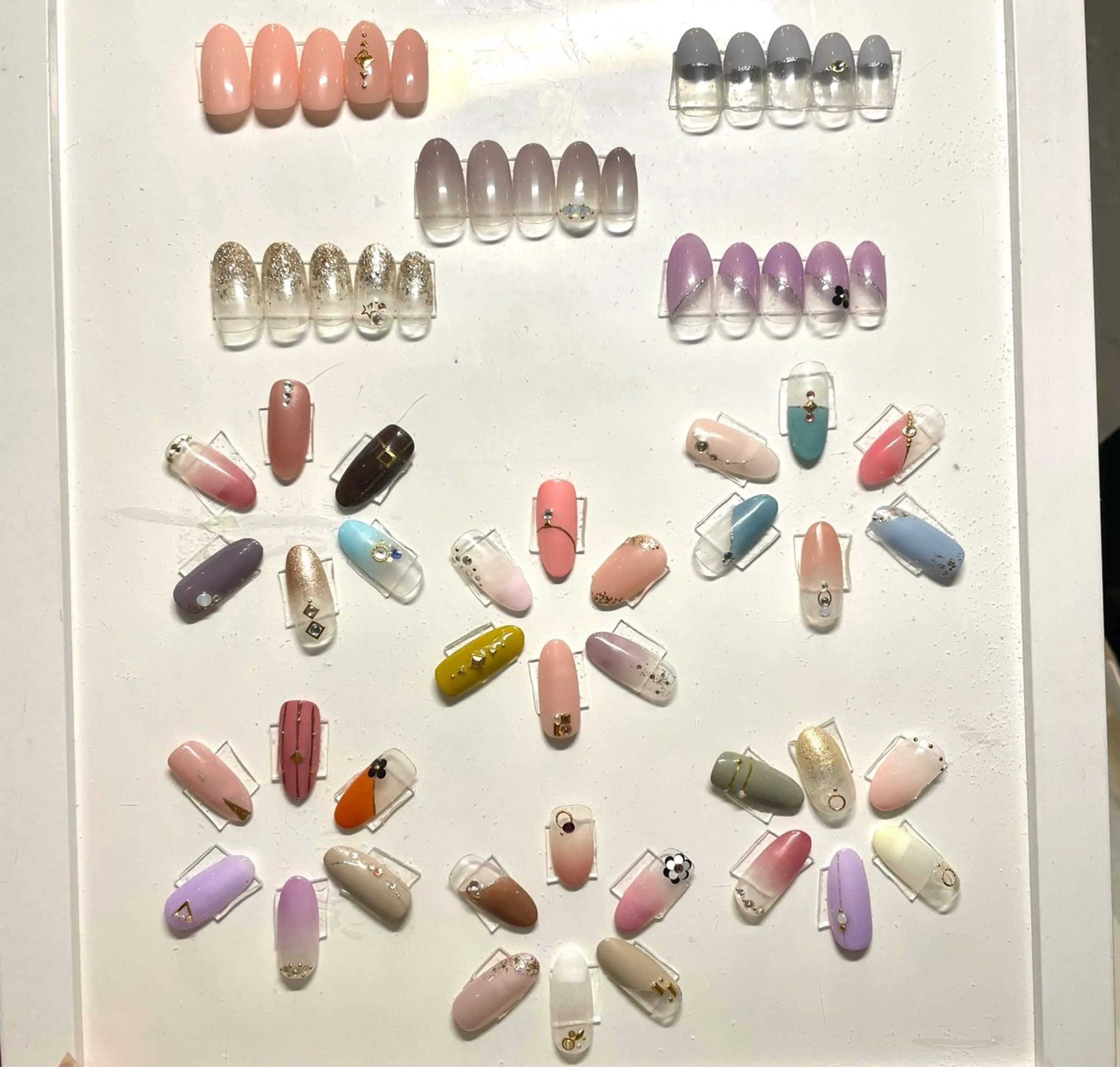 【パラジェル】　【オフ有り】　シンプルアートはワンカラー、グラデーション、斜めフレンチからお選び頂けます！の写真