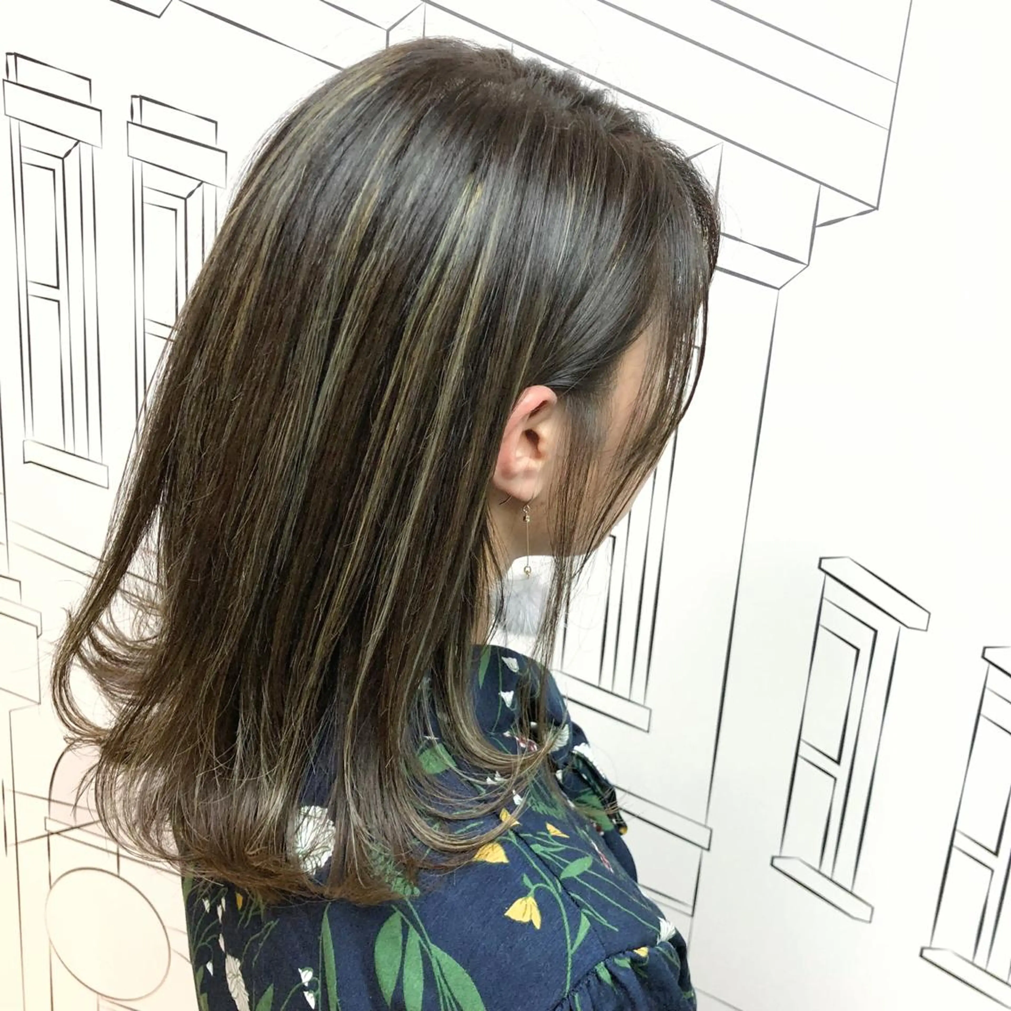 ミディアム カラー グレージュ ハイライトカラー 外国人風カラー ハイライト レイヤー⭐️カラー ⭐️平川雅史のヘアスタイル