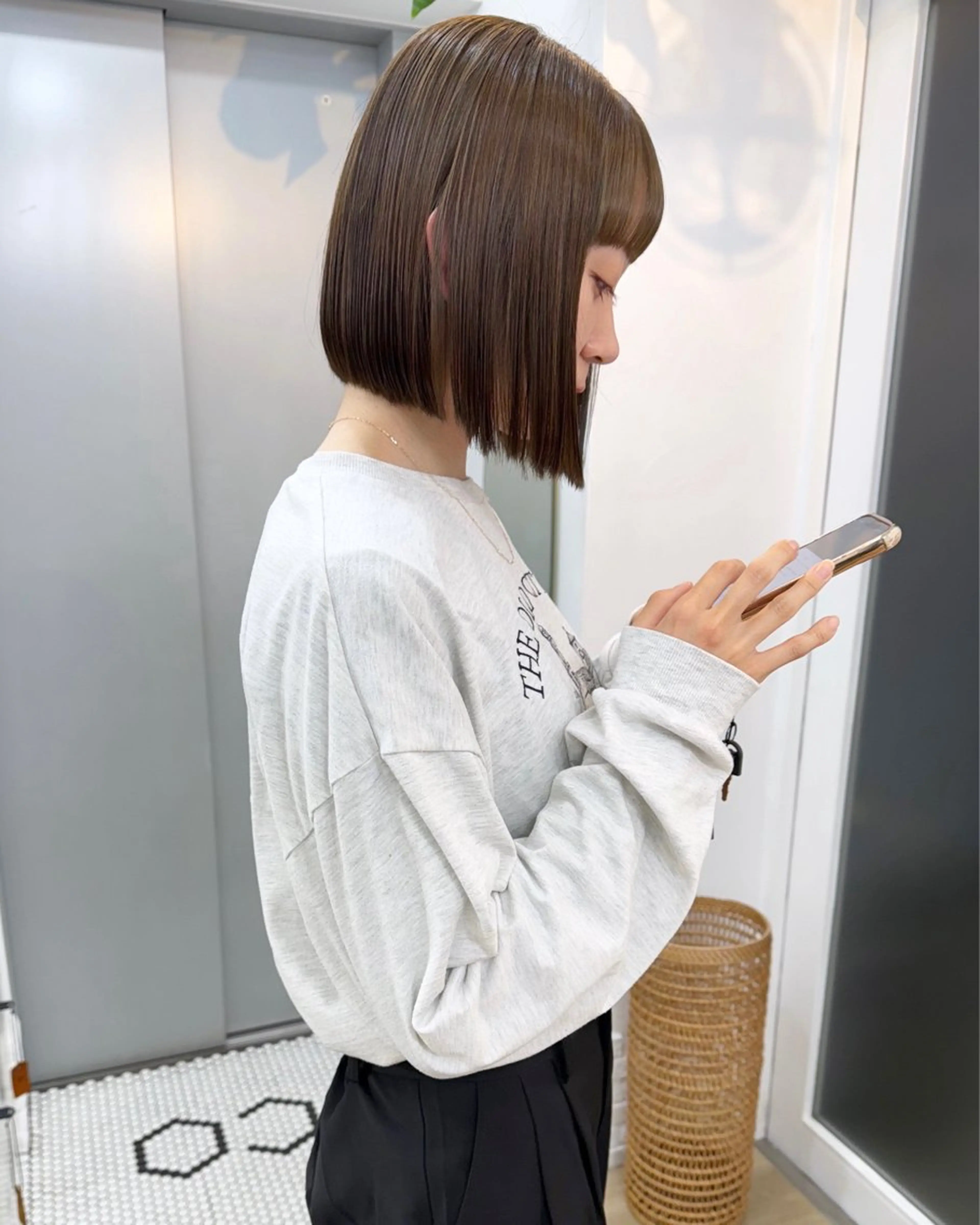 ショート カラー ベージュカラー イルミナカラー オリーブベージュ ボブ カット ヘアカラー トリートメント あおやぎ ななのヘアスタイル