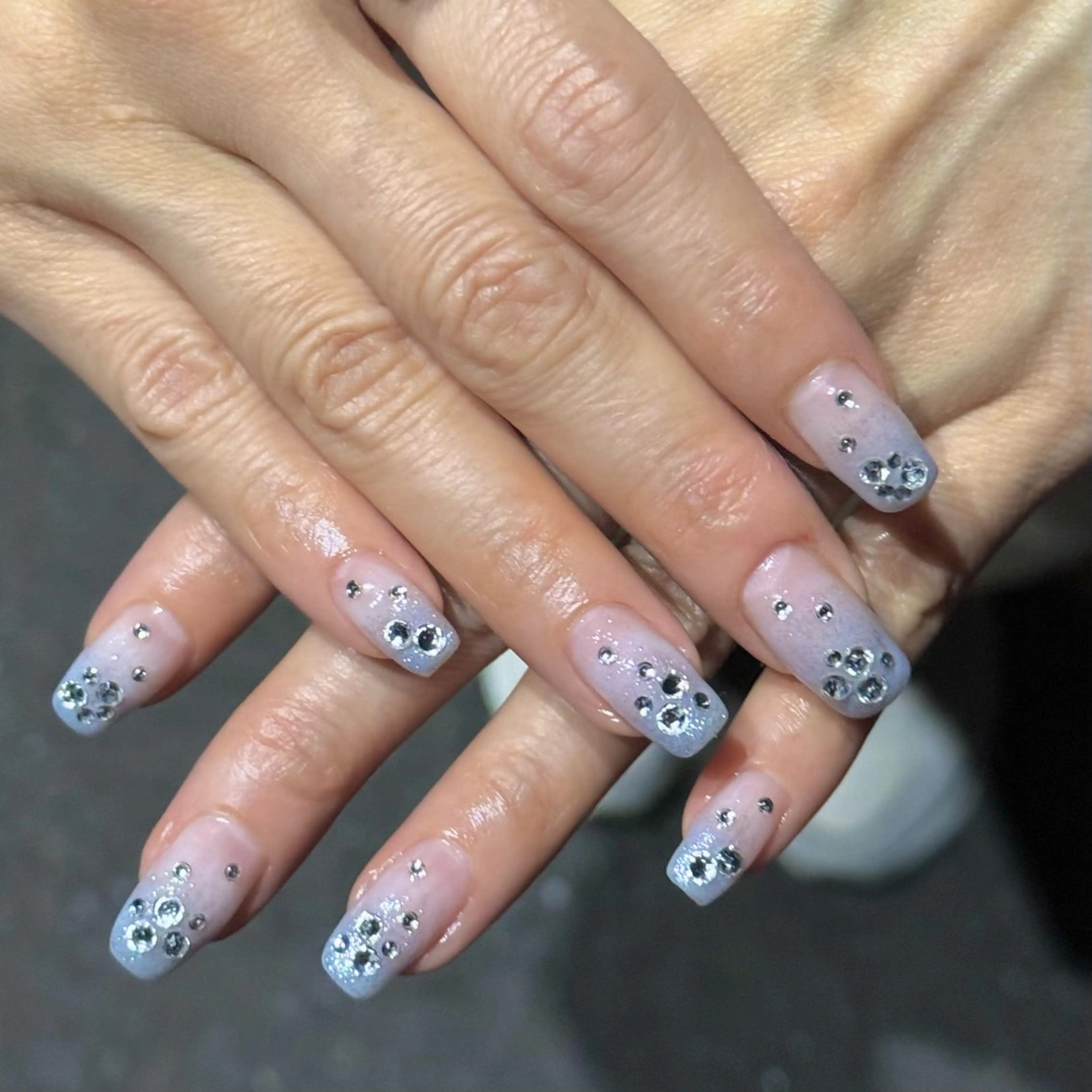 ネイル ブルー キラキラネイル Nail Sant Esperanza by SALON DE やす所属・Sant Esperanzaのネイルデザイン