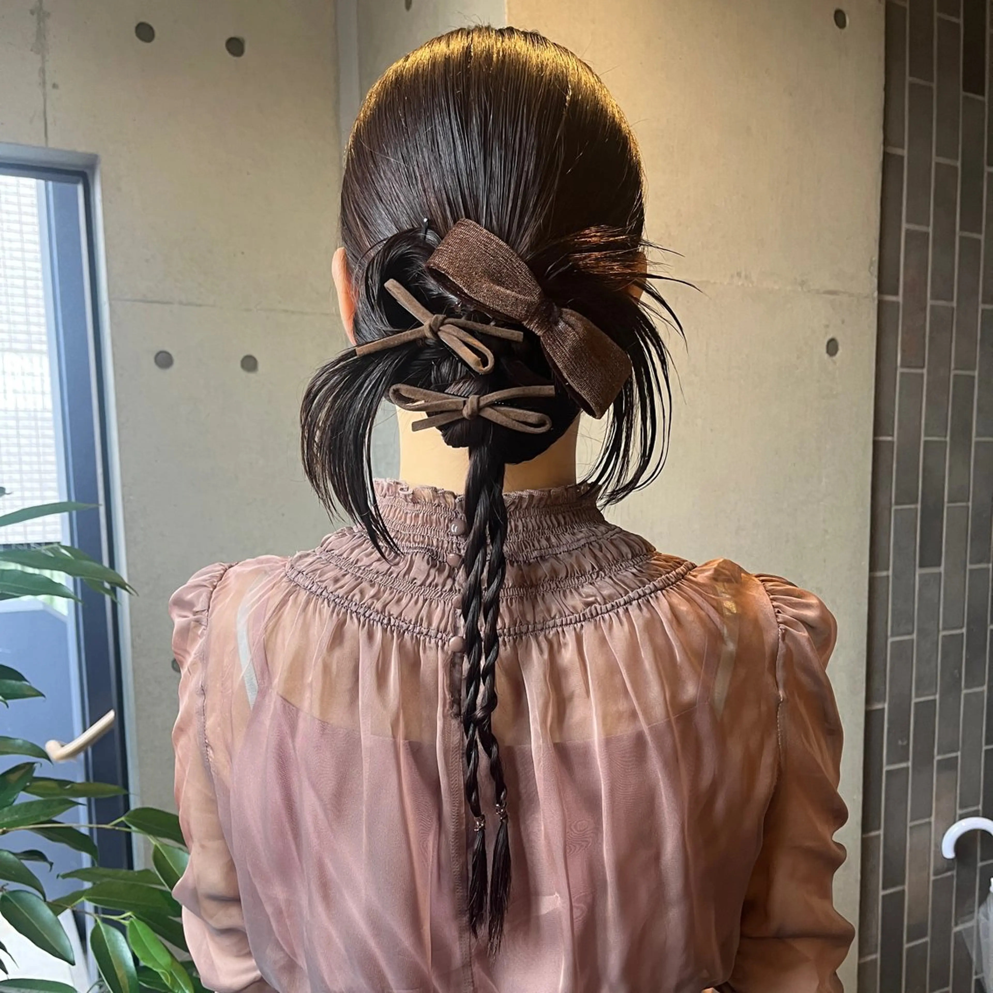 ロング ヘアアレンジ ヘアセット 広香/ハイトーン/ デザインカラー/ボブのヘアスタイル