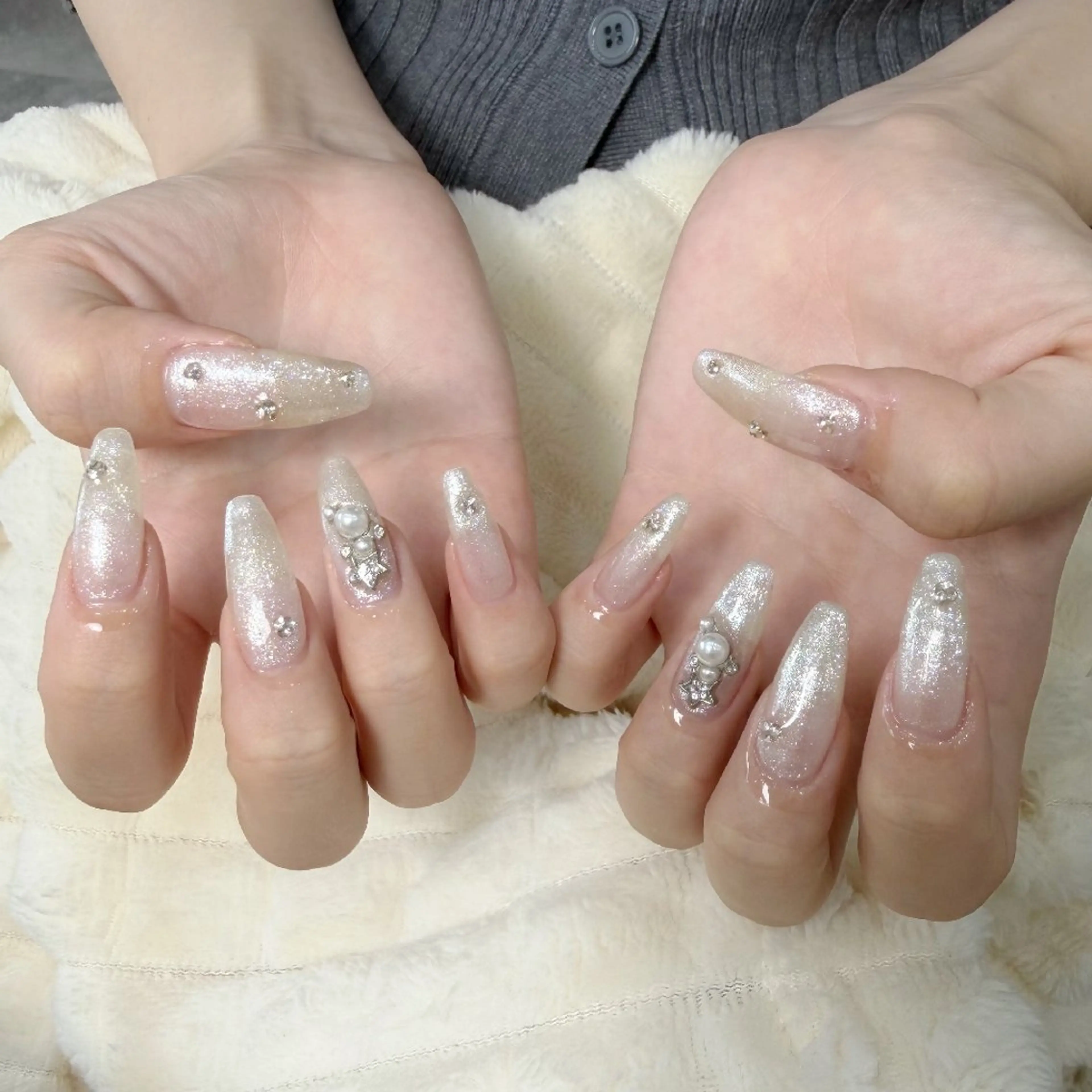 ネイル チークネイル フレンチネイル ジェルネイル ガーリー キラキラネイル ハンドネイル UM Nail Salonのネイルデザイン