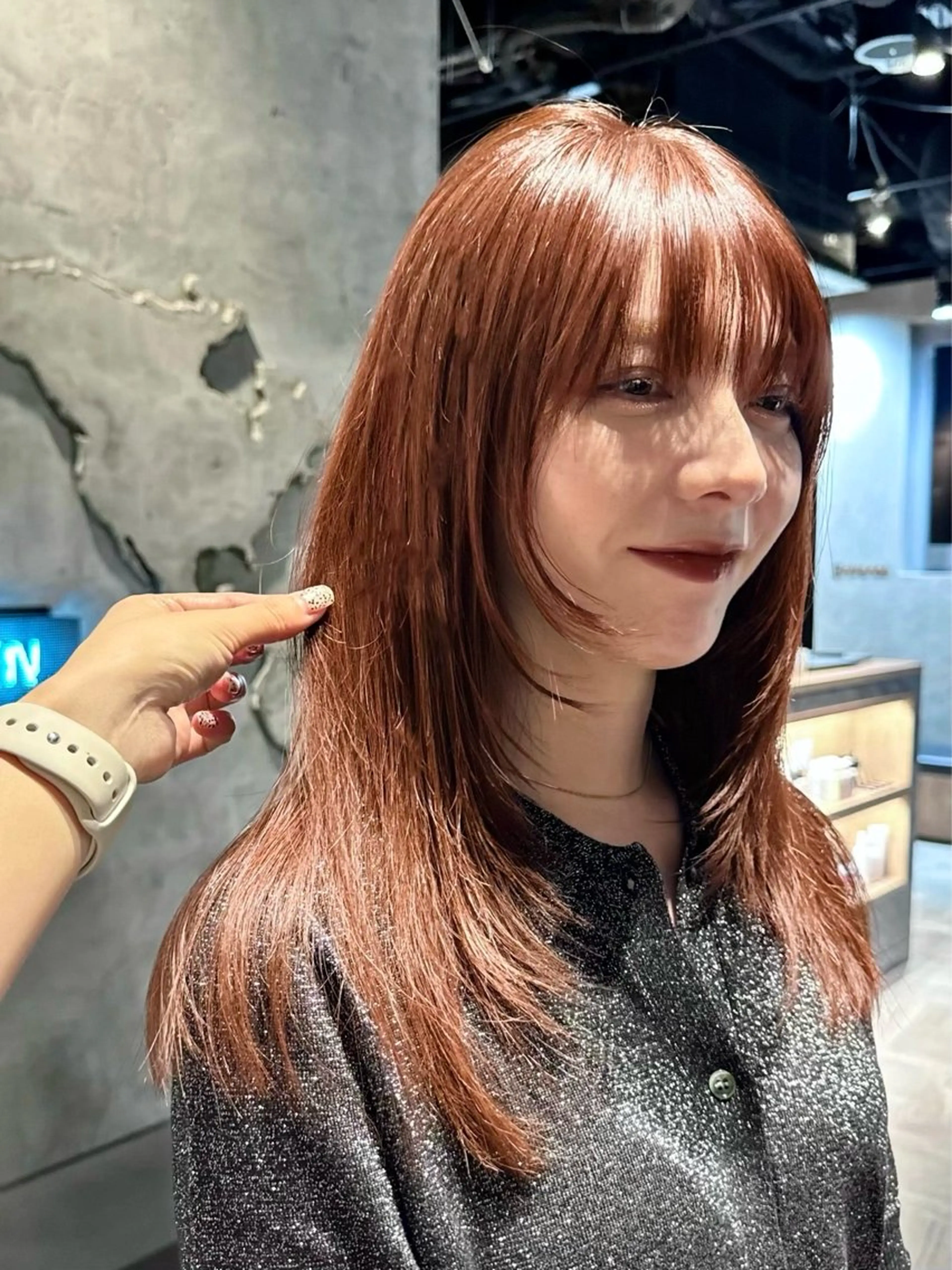 ミディアム カラー ヘアアレンジ 暖色ダブルカラーボブ レイヤー🌈AINAのヘアスタイル