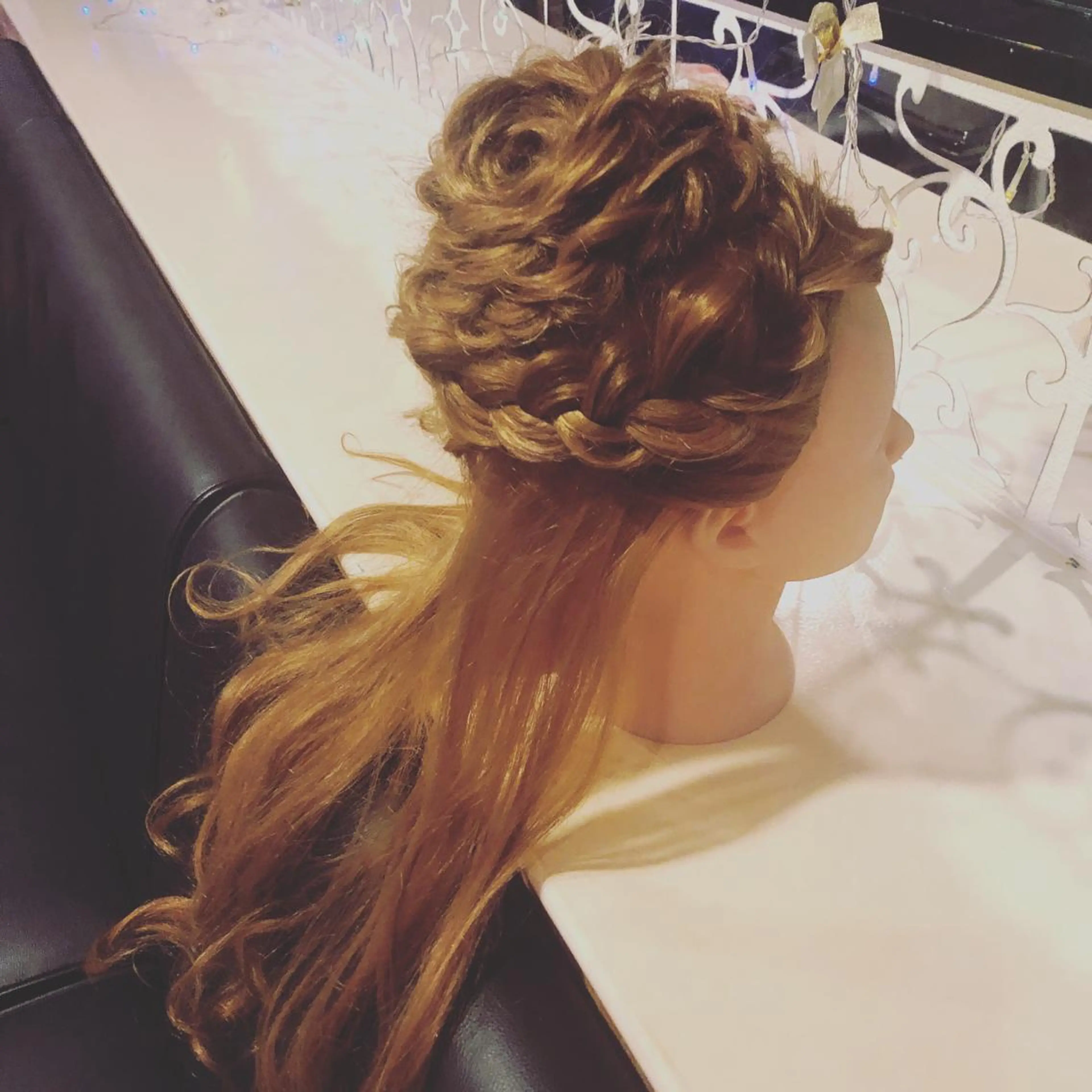 ロング カラー パーマ ヘアアレンジ メンズ キッズ ネイル マツエク・マツパ 銀河 ティンガーラのヘアスタイル