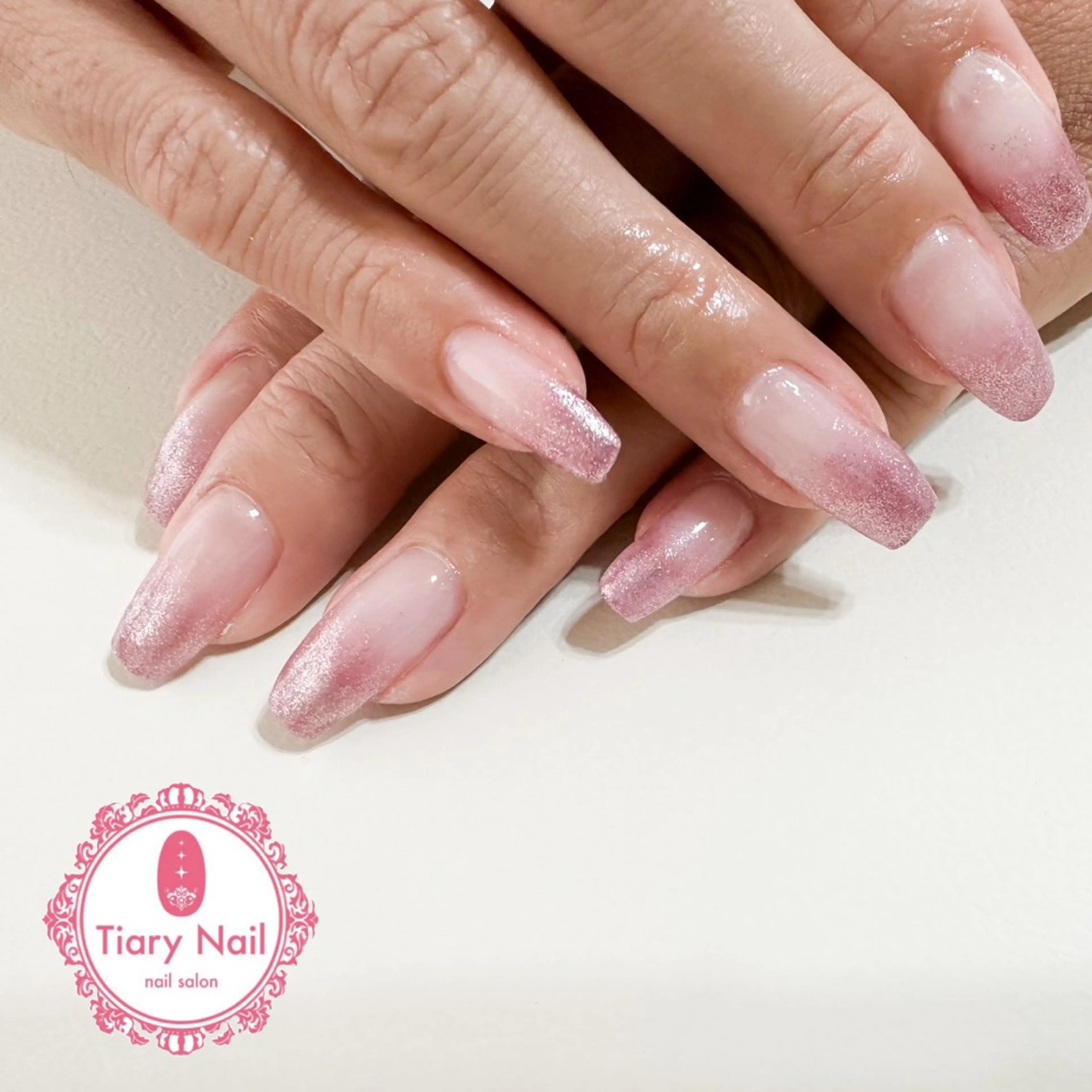 ネイル tiarynail K Kのネイルデザイン