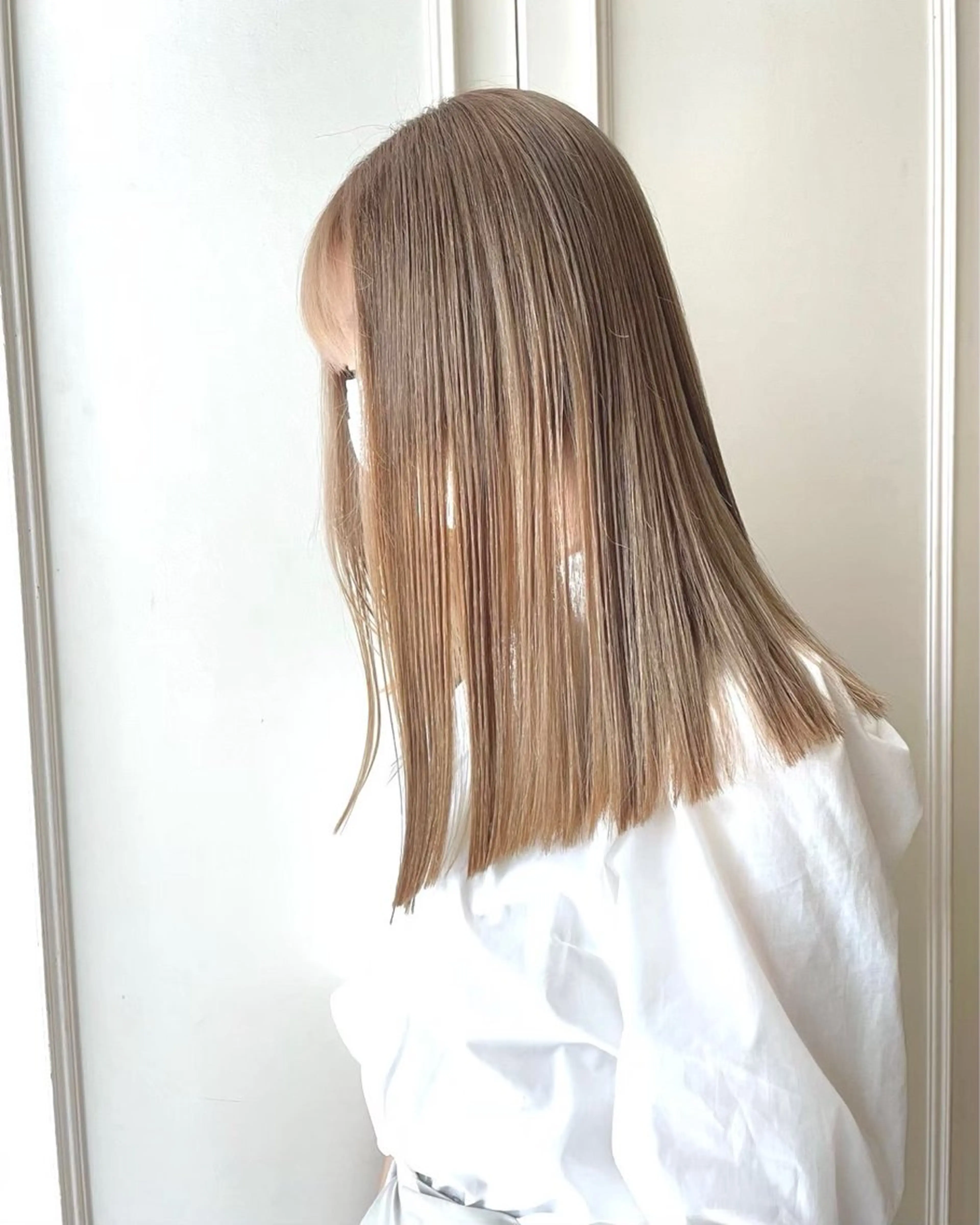 ミディアム ヘアカラー 透明感🌱ハイトーン ✨艶髪🫧川﨑　翼のヘアスタイル