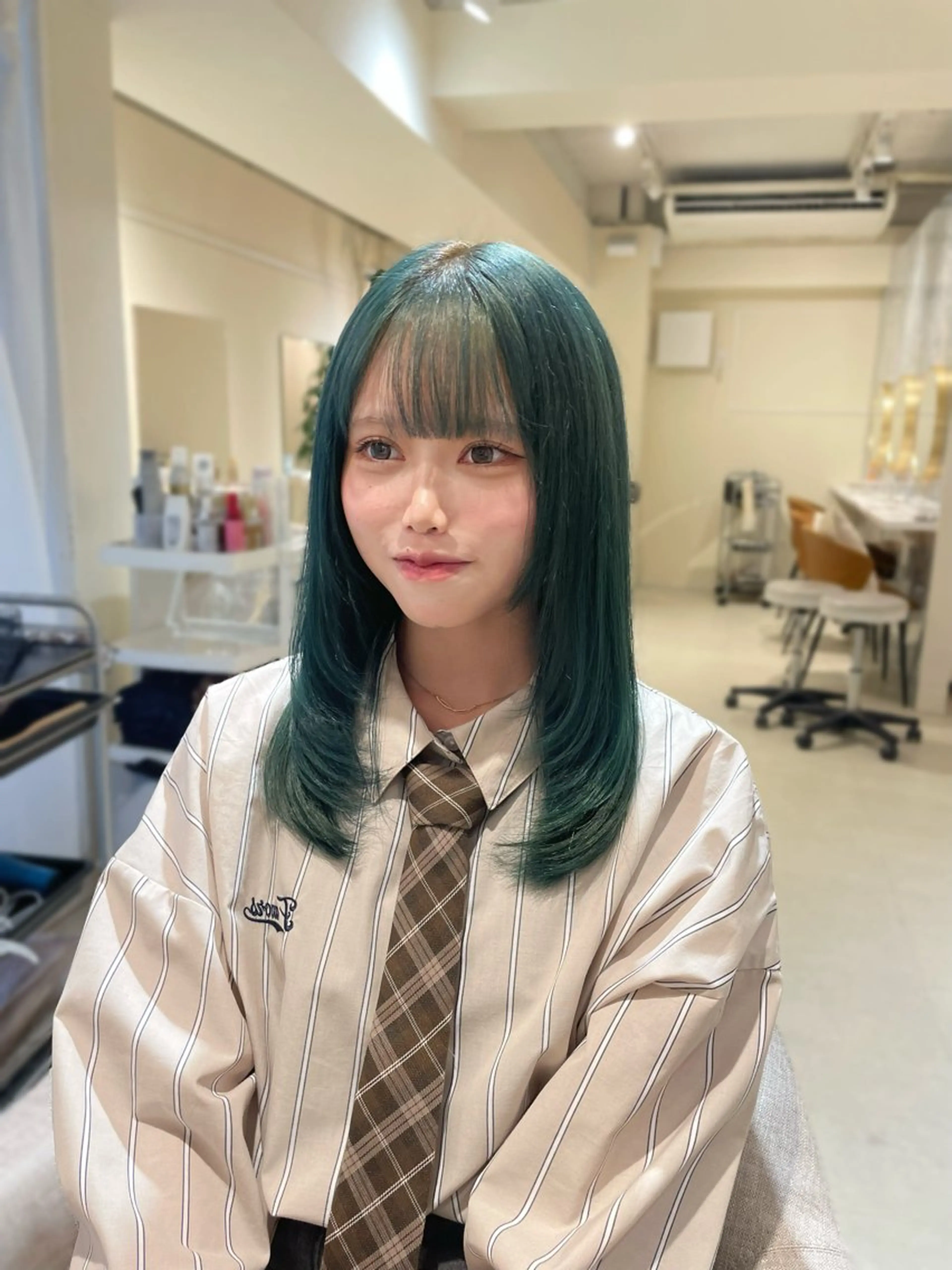 セミロング 髪質改善 韓国風ヘア レイヤーカット 似合わせカット 縮毛矯正 ヘアカラー CreBiA ten_【クレビアテン】所属・crebia 漢人 美海／レイヤーカットのヘアスタイル