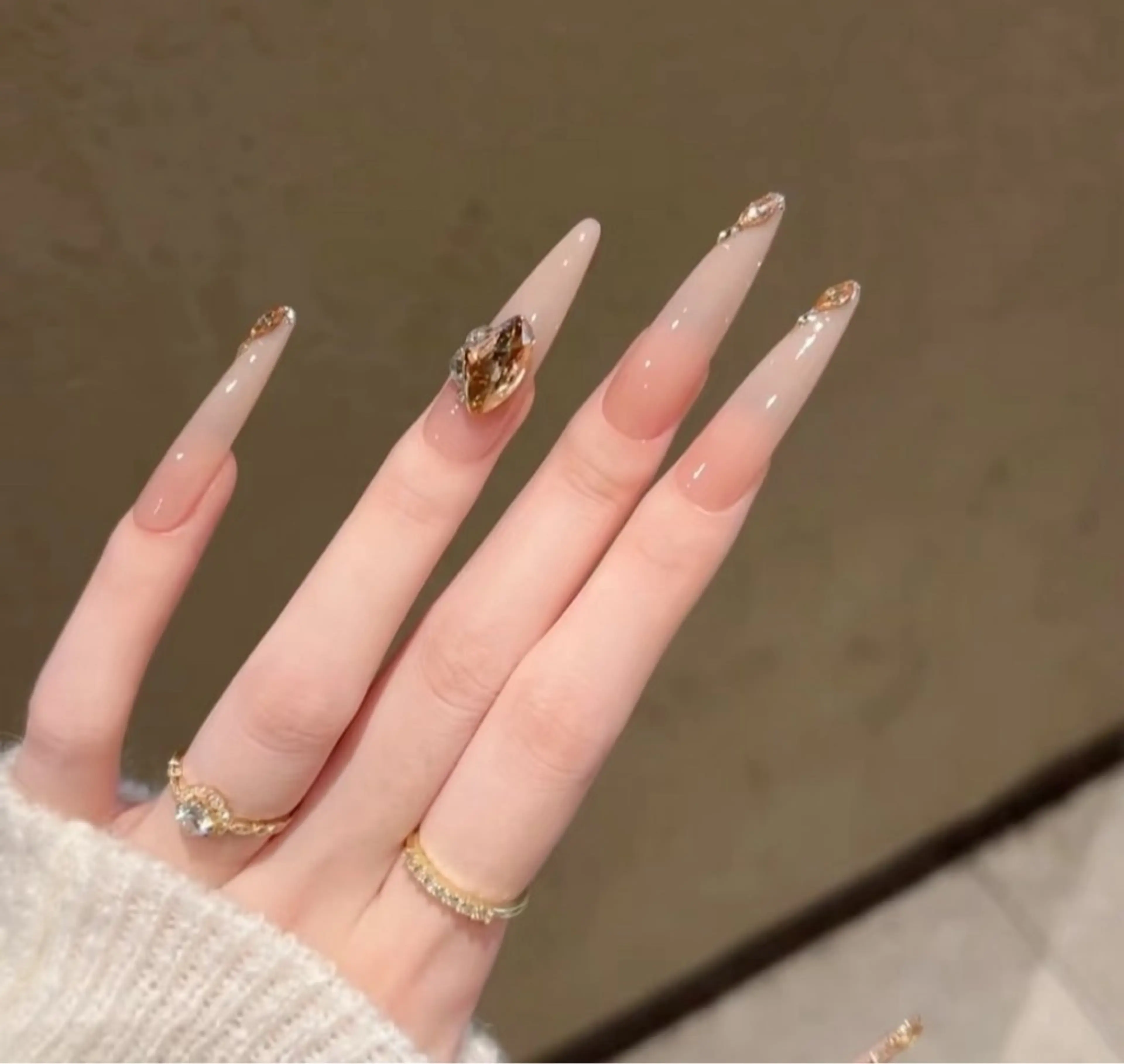 ネイル フレンチネイル ジェルネイル 韓国ネイル マグネットネイル ミラーネイル ハンドネイル iNEKO所属・Lee Leeのネイルデザイン