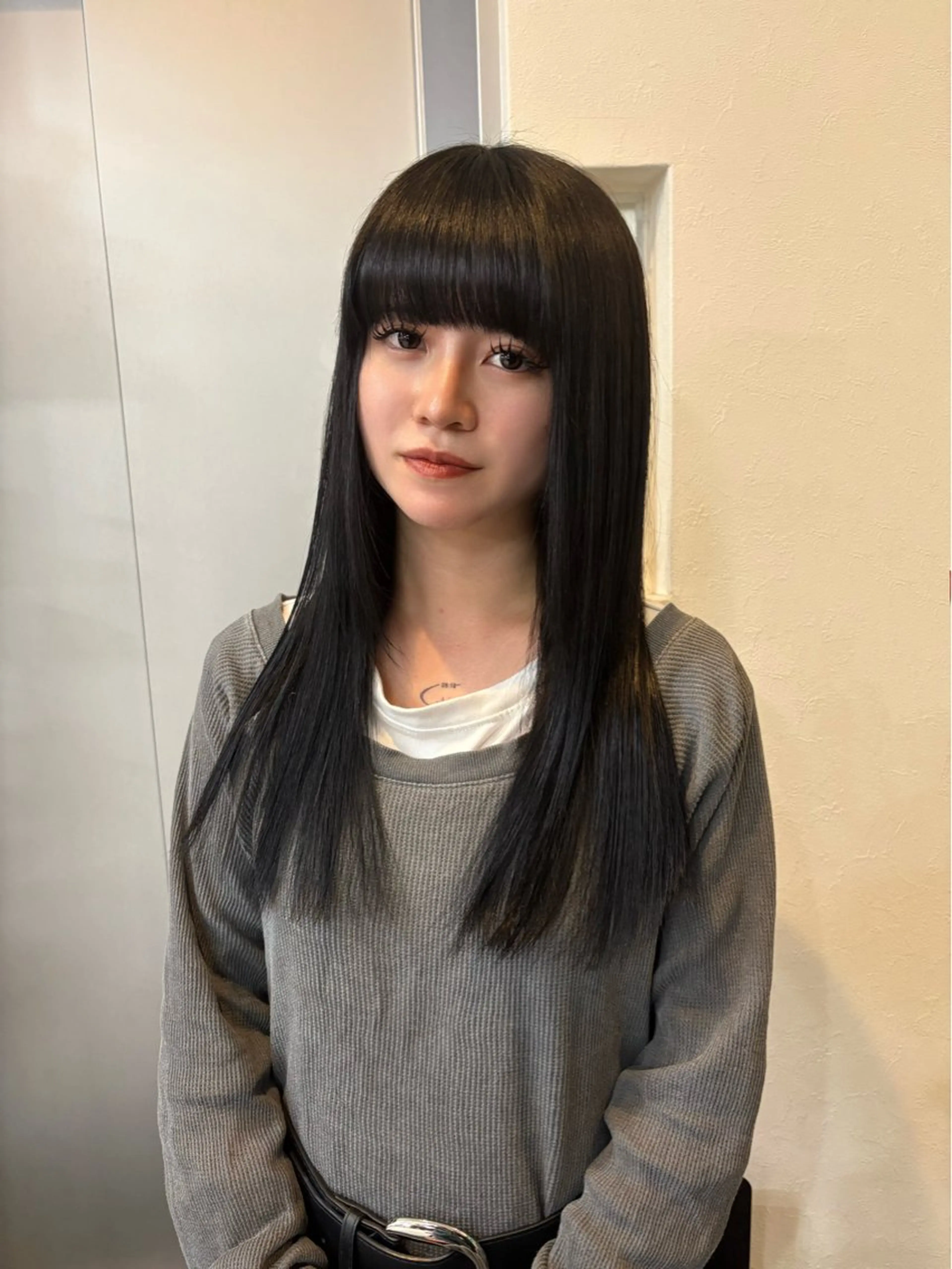 カラー 黒髪 透明感カラー ヘアカラー なんば🍓 似合わせカラー🐬のヘアスタイル