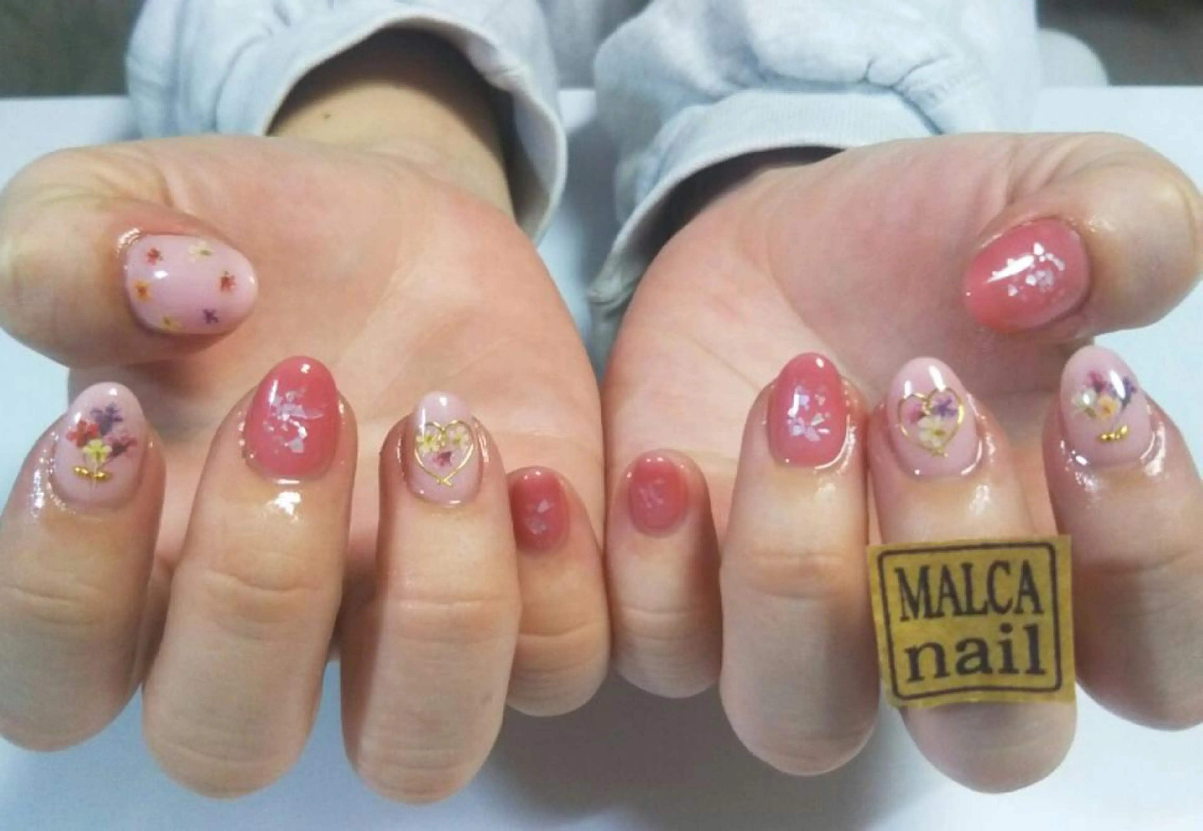 セミロング ヘアアレンジ パーマ ネイル キッズ マツエク・マツパ MALCAnail(マルカネイル)所属・荒木 莉奈のネイルデザイン