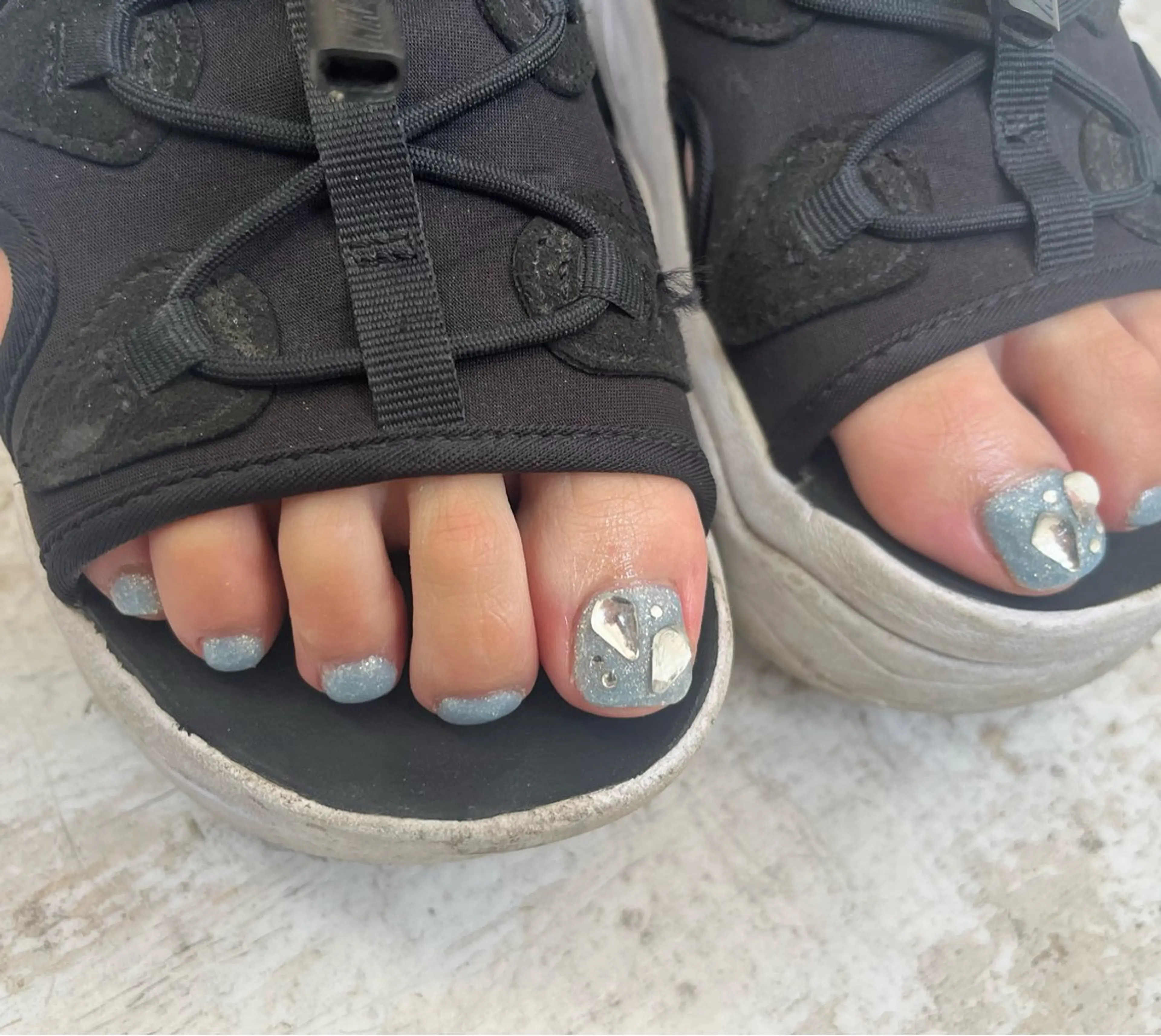 ネイル キラキラネイル ラメ(グリッター) ストーンネイル フットネイル Bianca赤羽 信末のネイルデザイン