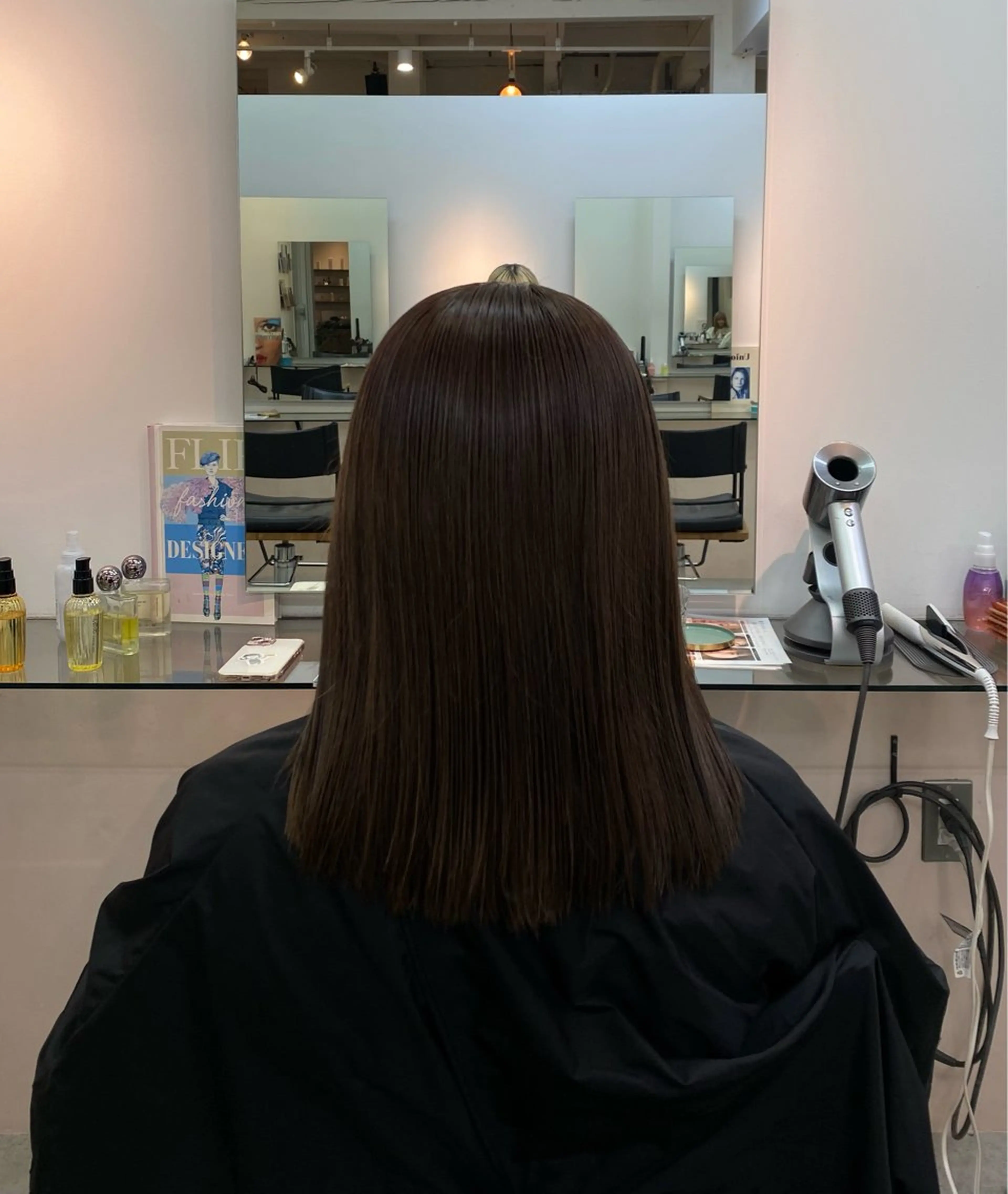 カラー hinata /ハイトーンのヘアスタイル