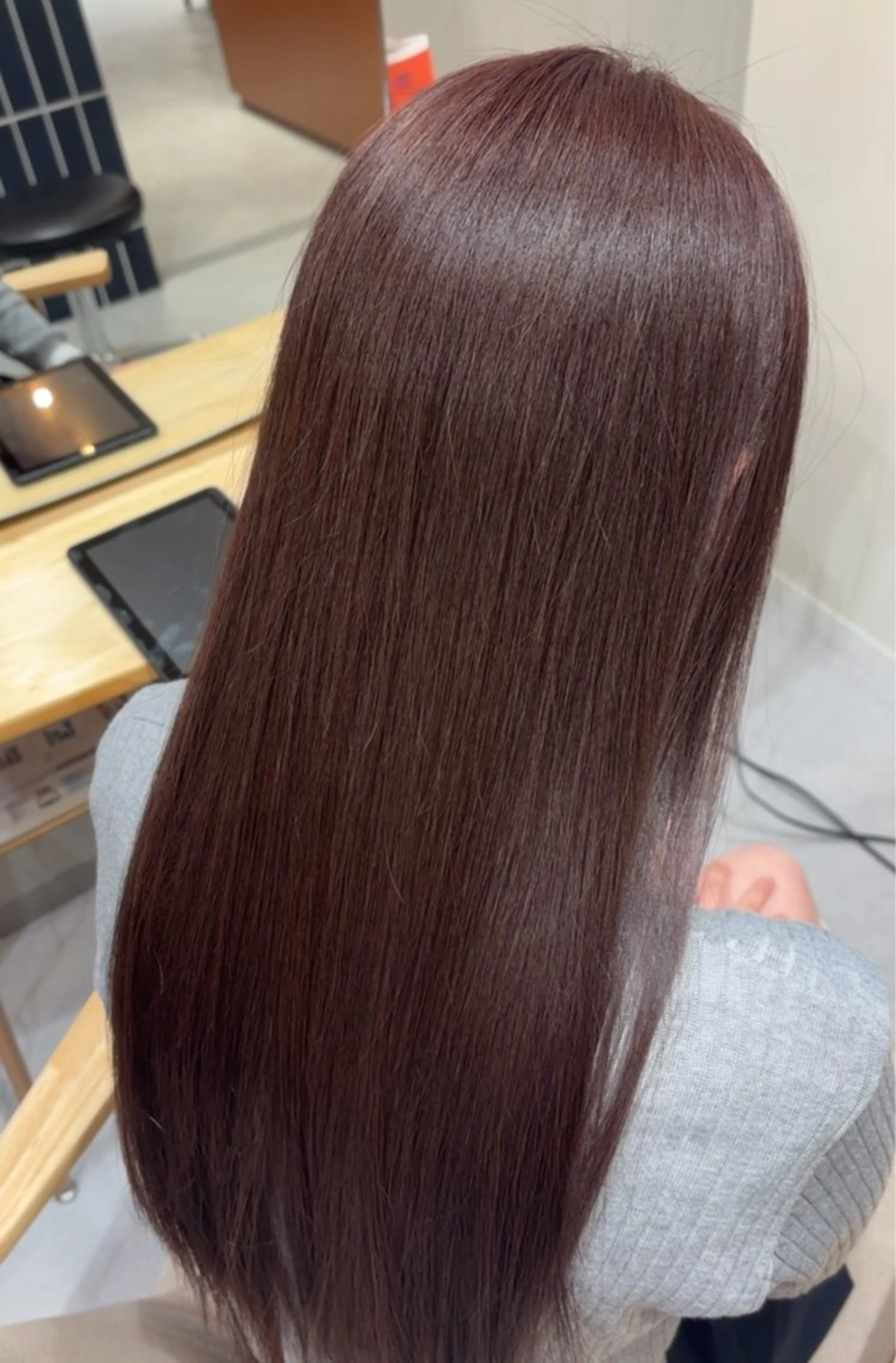 ロング カラー 崎村 寧々のヘアスタイル