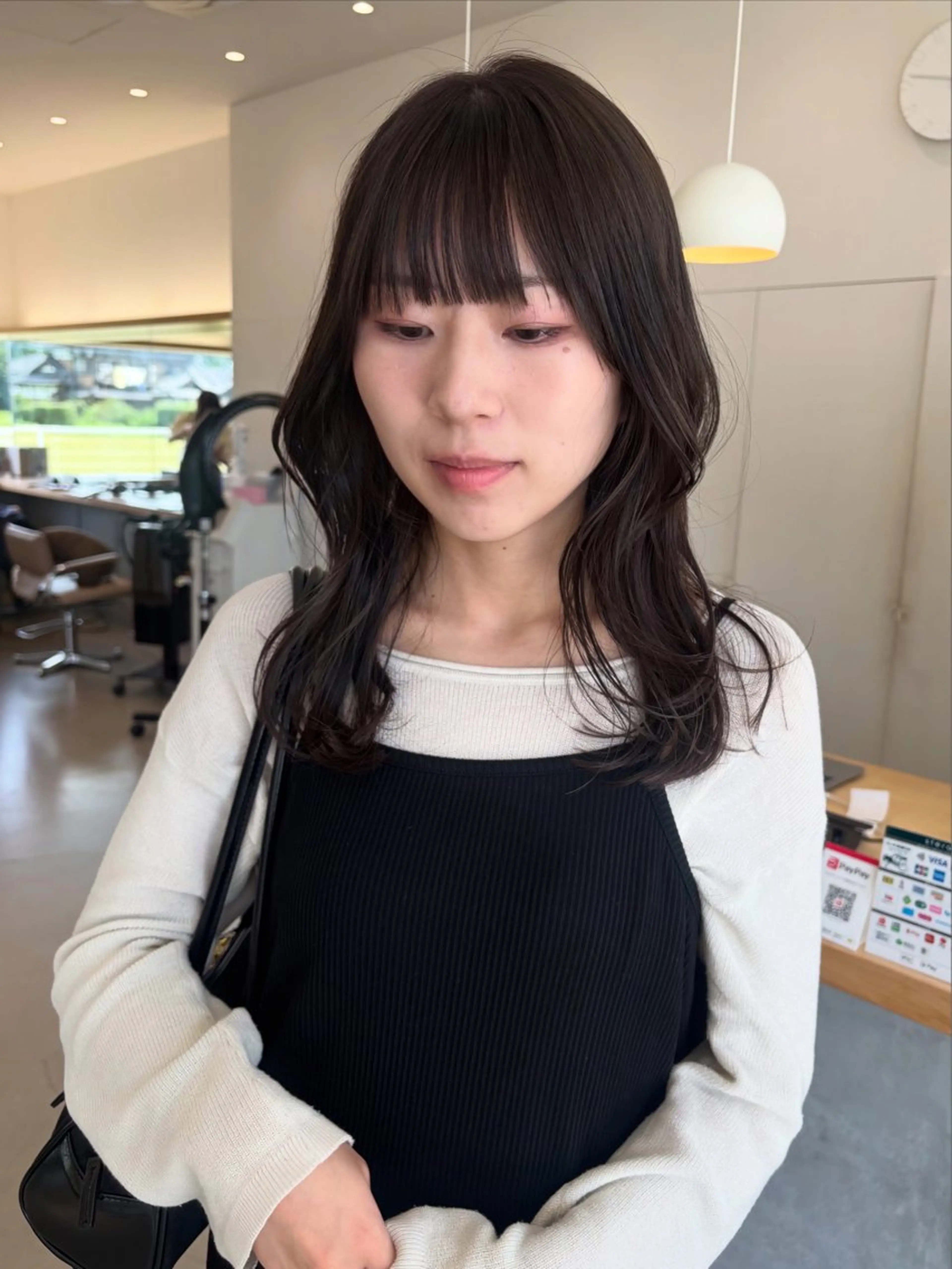 セミロング カット ヘアカラー 古畑 愛美のヘアスタイル