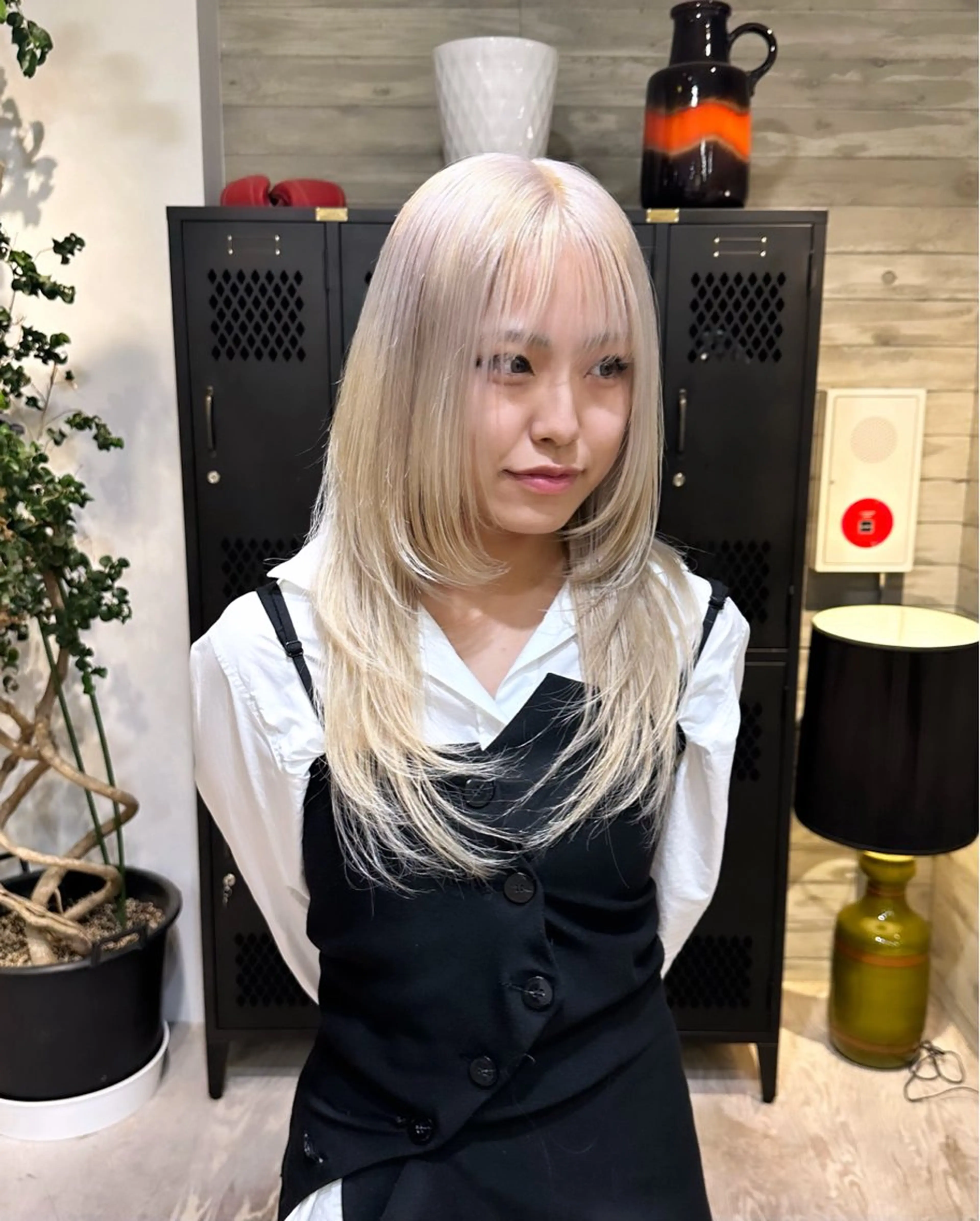 ロング 抜きっぱなしブロンド ササキカズマのヘアスタイル