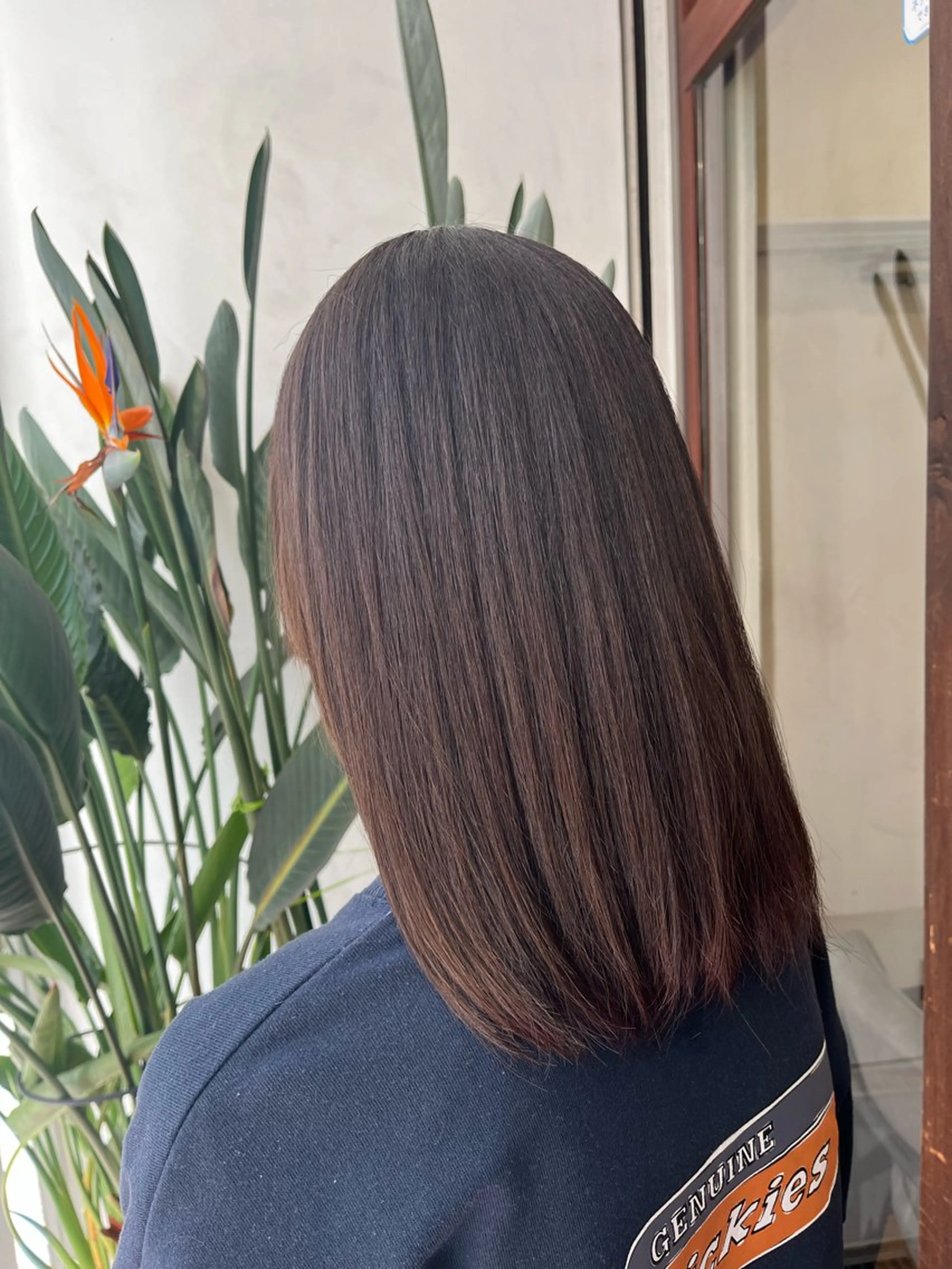 セミロング インナーカラー🩵 角田紗雪のヘアスタイル