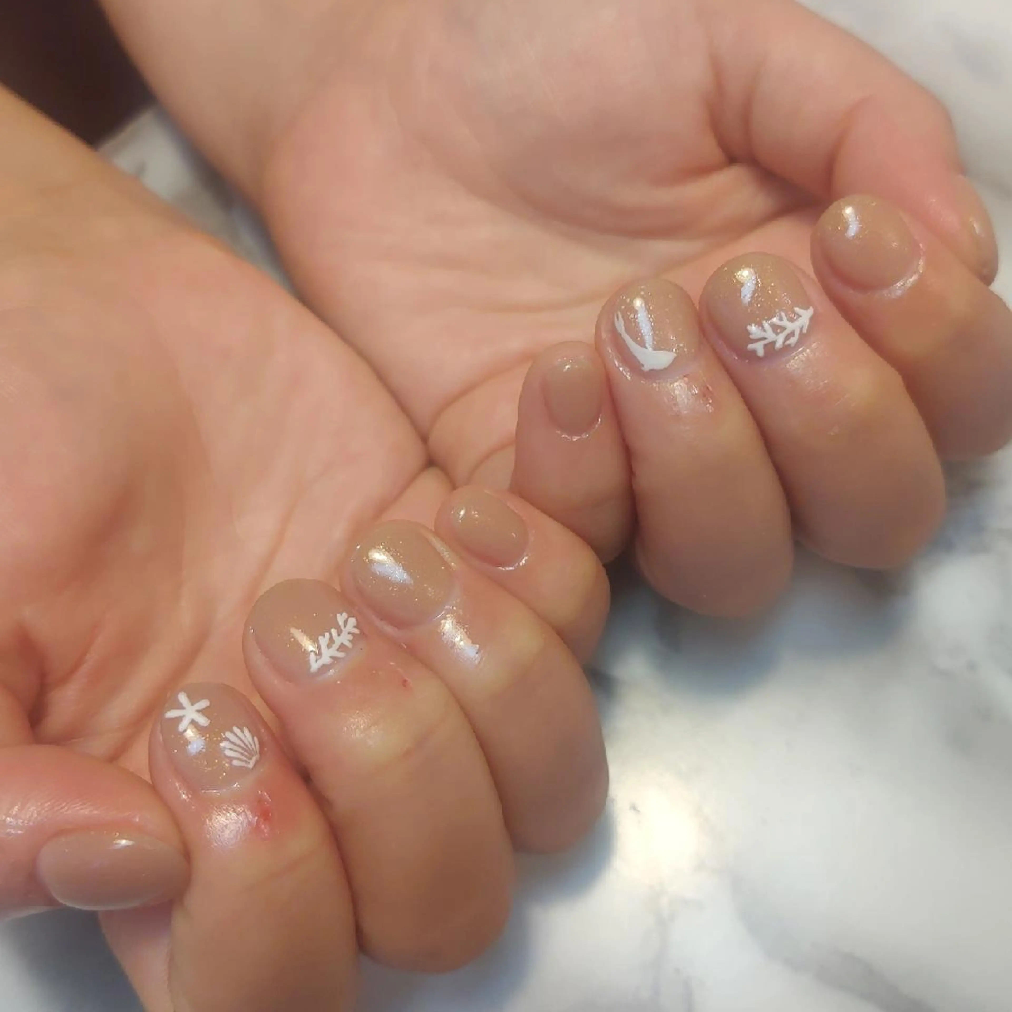 ネイル ジェヌインネイル 河内のネイルデザイン