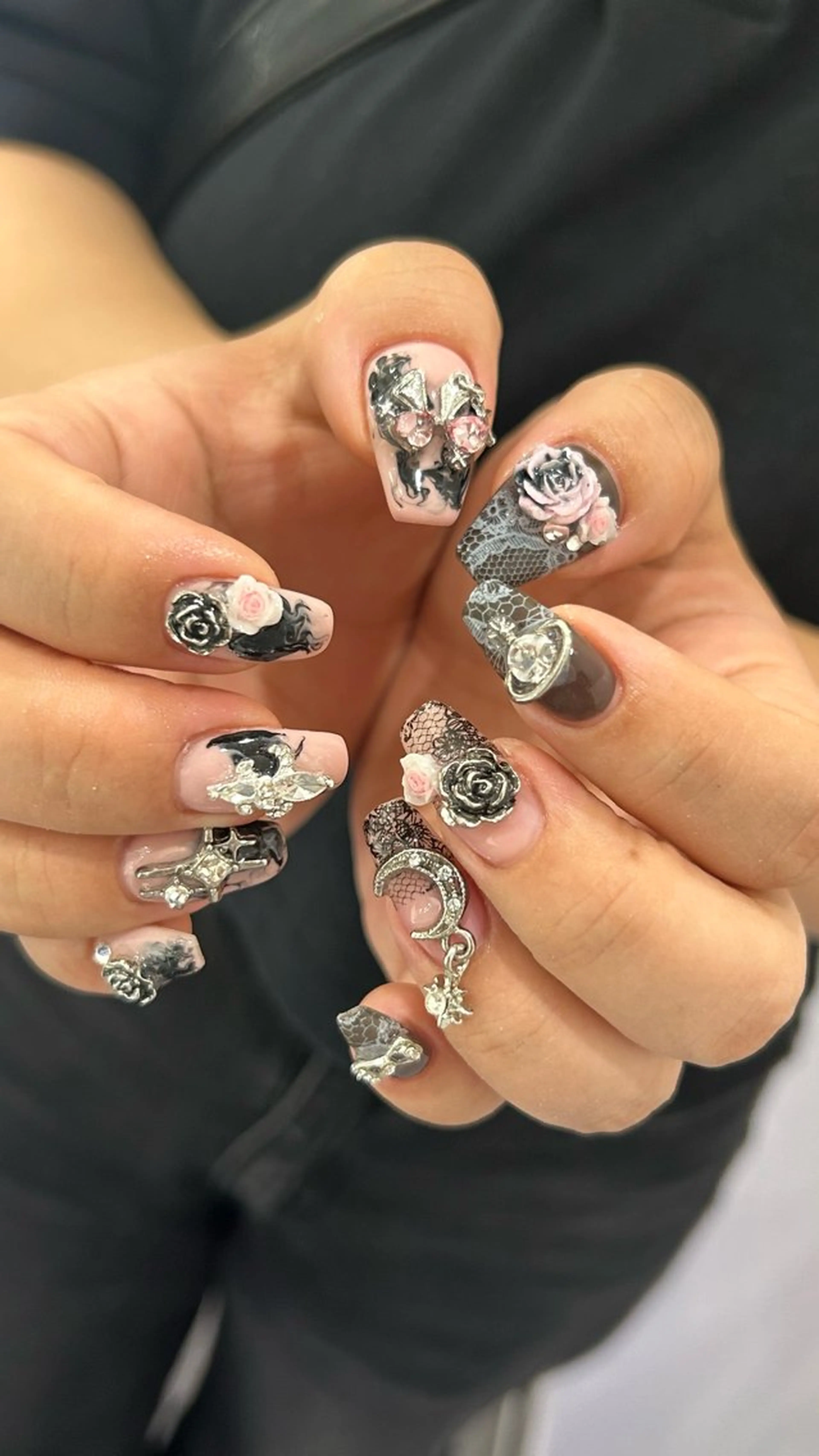 ネイル VENUSBELT hidekaのネイルデザイン