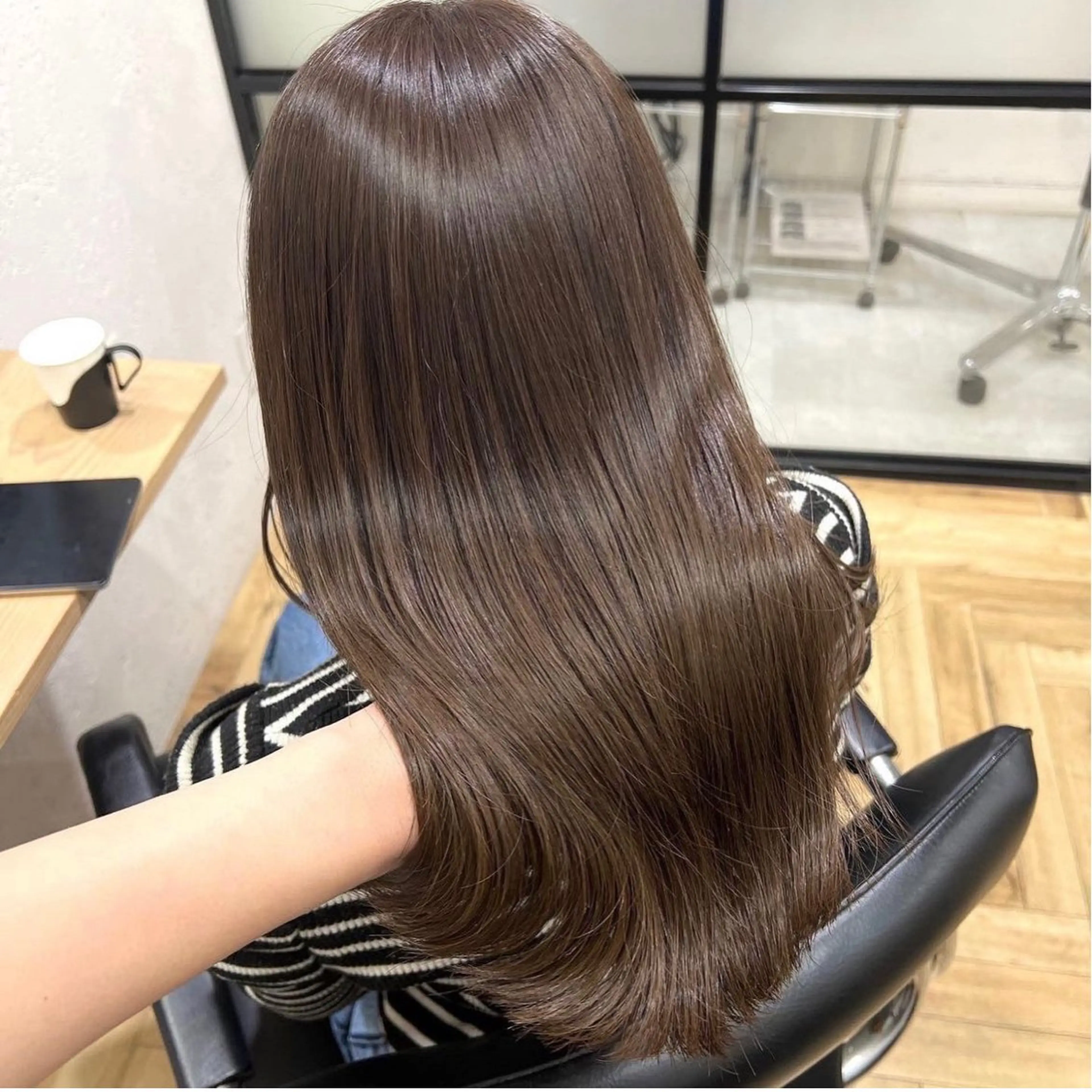セミロング カラー パーマ ヘアアレンジ カット ヘアカラー 前川 朋香のヘアスタイル