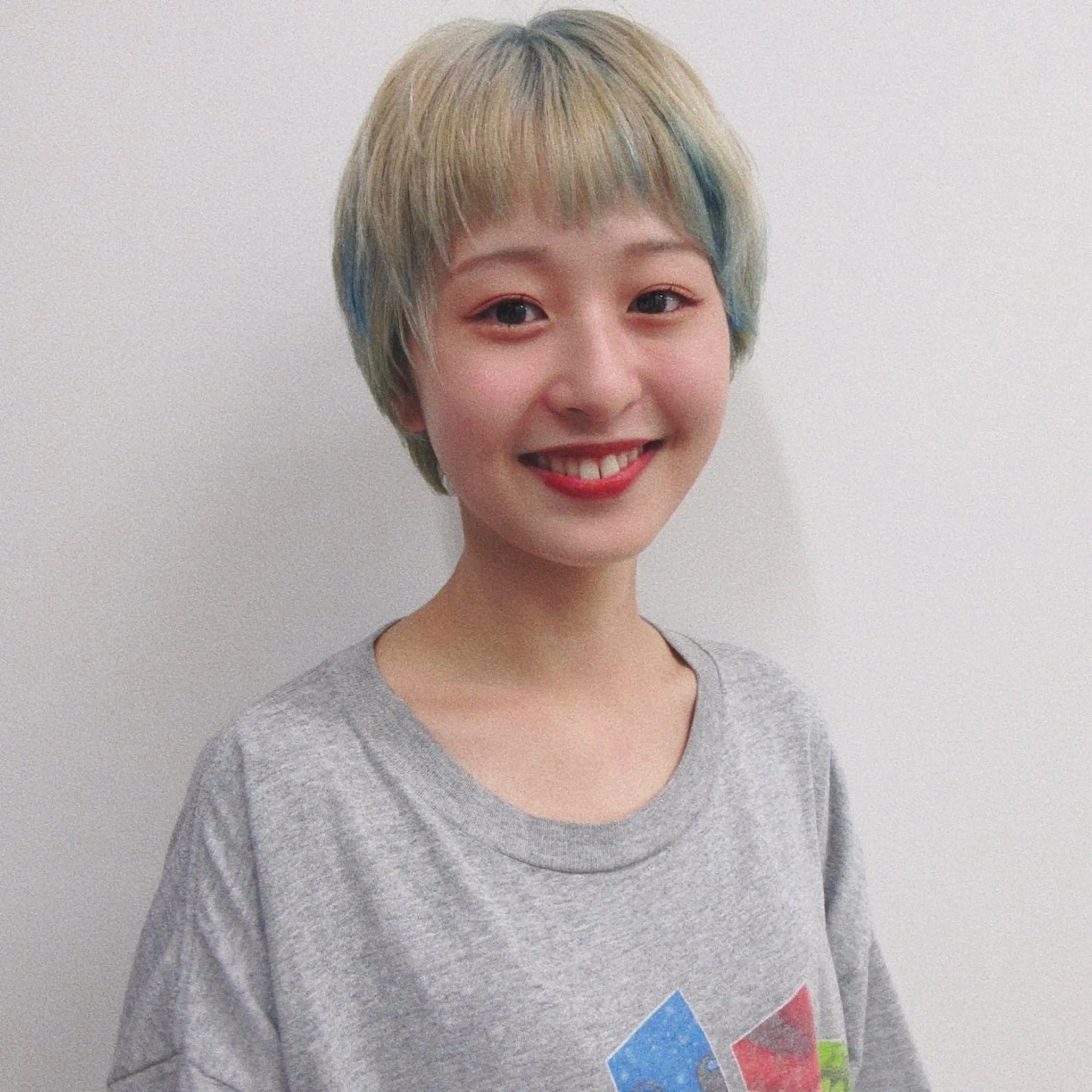 ショート カラー ブリーチ ケアブリーチ ダブルカラー イヤリングカラー ハイトーンカラー カット ヘアカラー Terve. 杉山 将悟のヘアスタイル