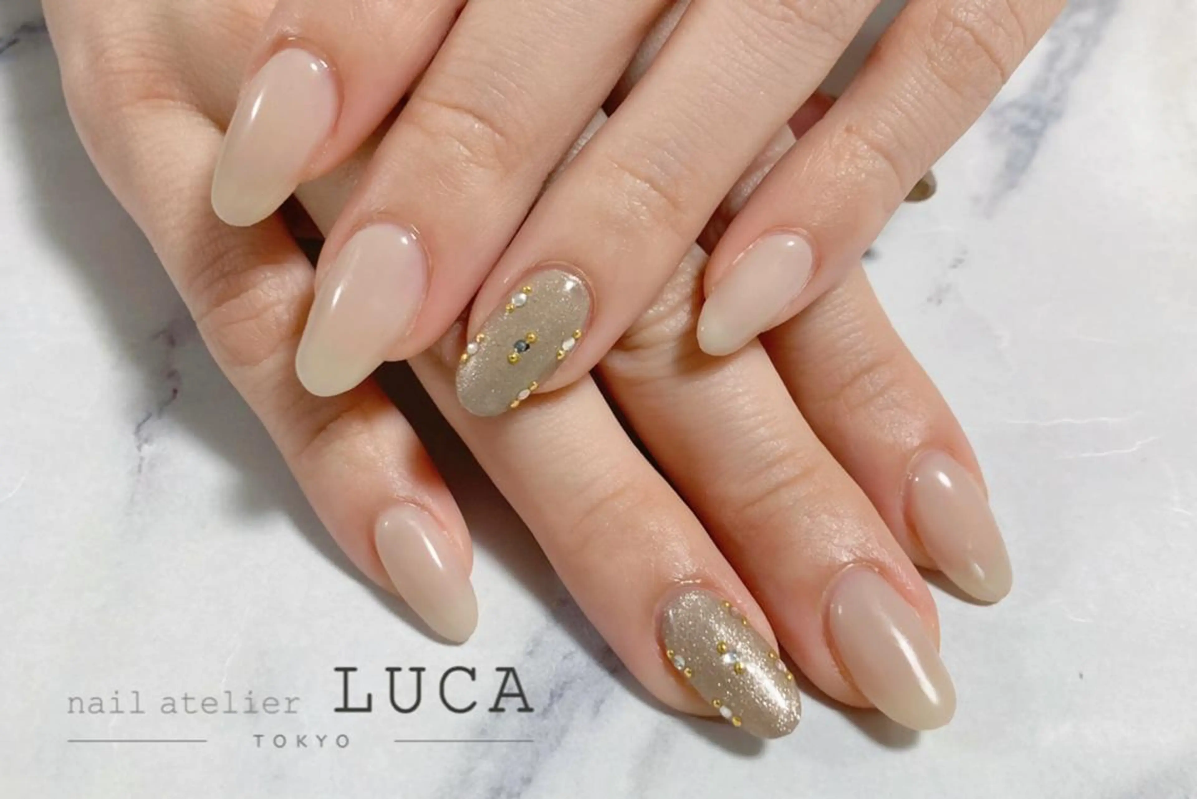 ネイル ジェルネイル ワンカラーネイル パラジェル ハンドネイル ネイルアトリエルカ スタッフのネイルデザイン