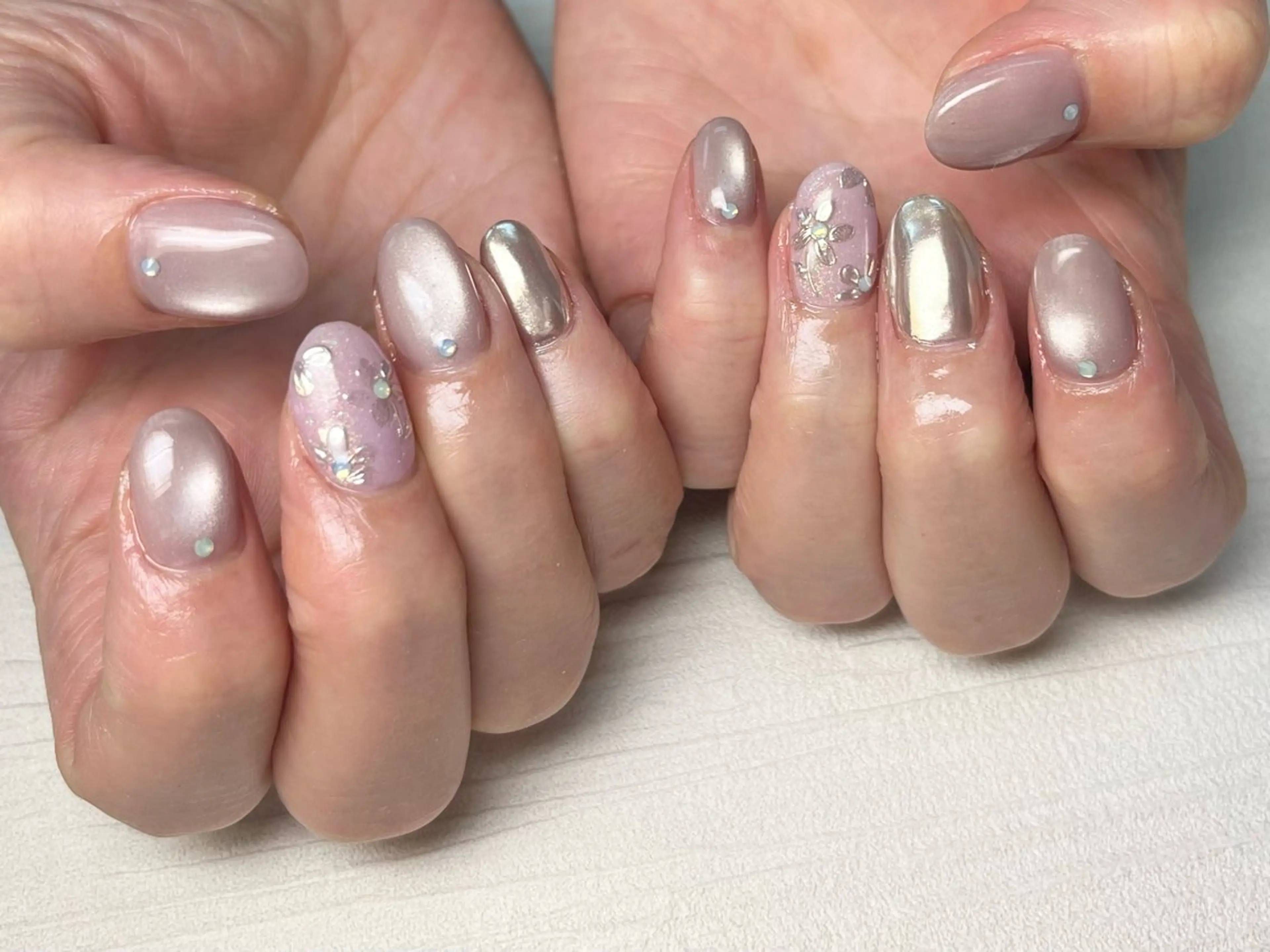 ネイル ミラーネイル ハンドネイル Queennail 北堀江Yumiのネイルデザイン