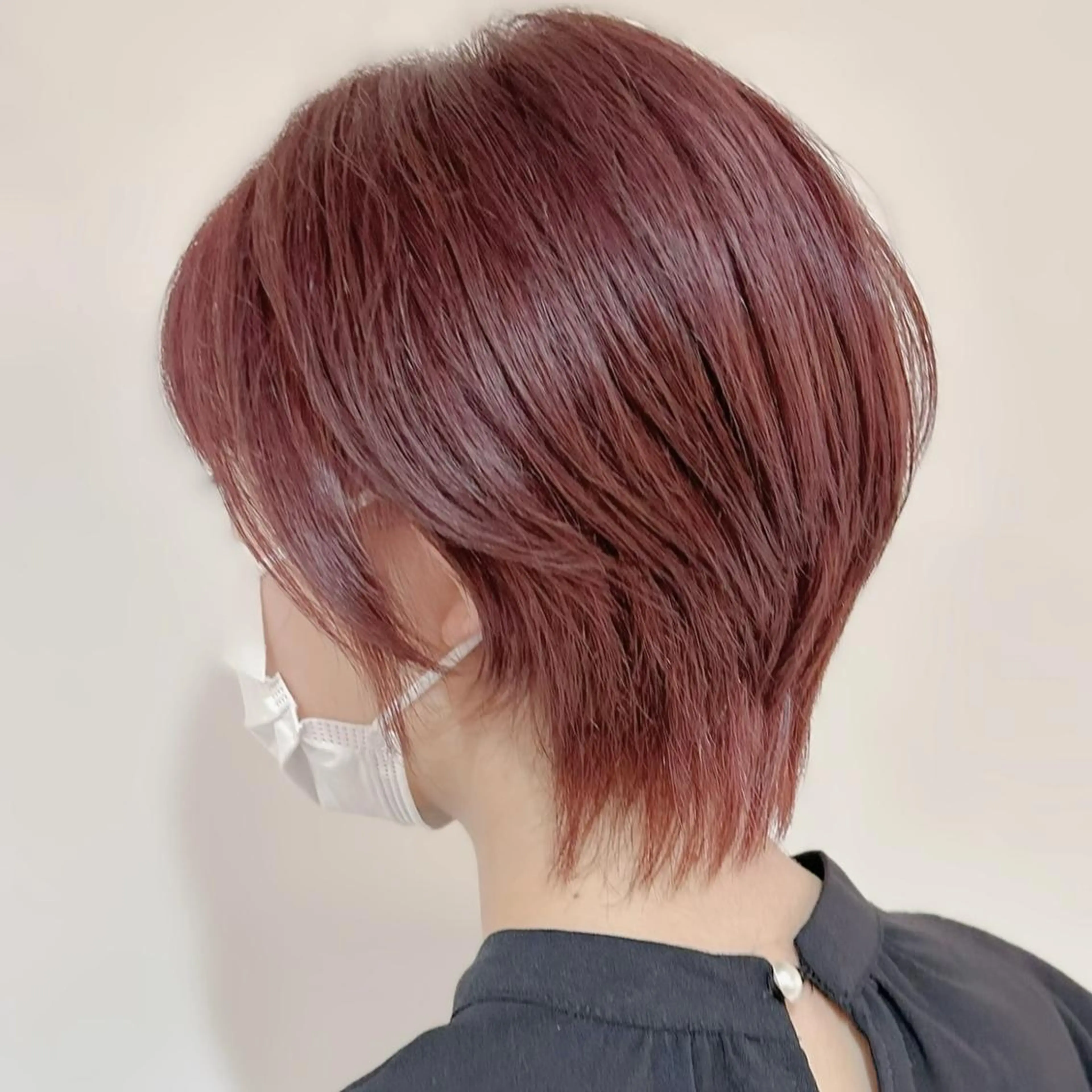 ショート カラー ブリーチ ダブルカラー ブリーチなしカラー レッドカラー くびれヘア カット ヘアカラー トリートメント Halo/長居美容室 ショート/ROKIのヘアスタイル