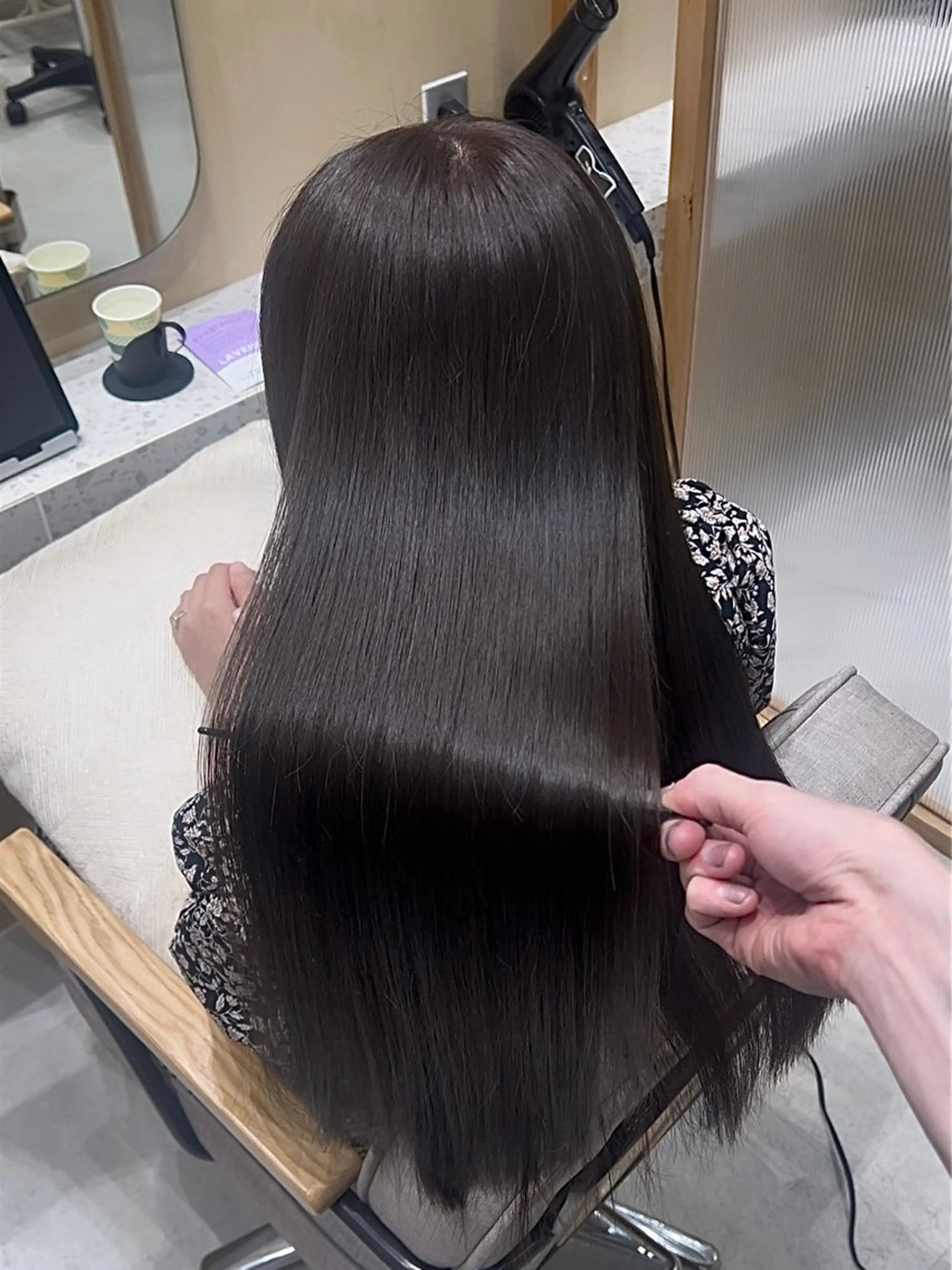 ロング アッシュ 髪質改善 トリートメント ヘアカラー トリートメント 💎髪質改善艶髪 💎透明感カラー💎のヘアスタイル