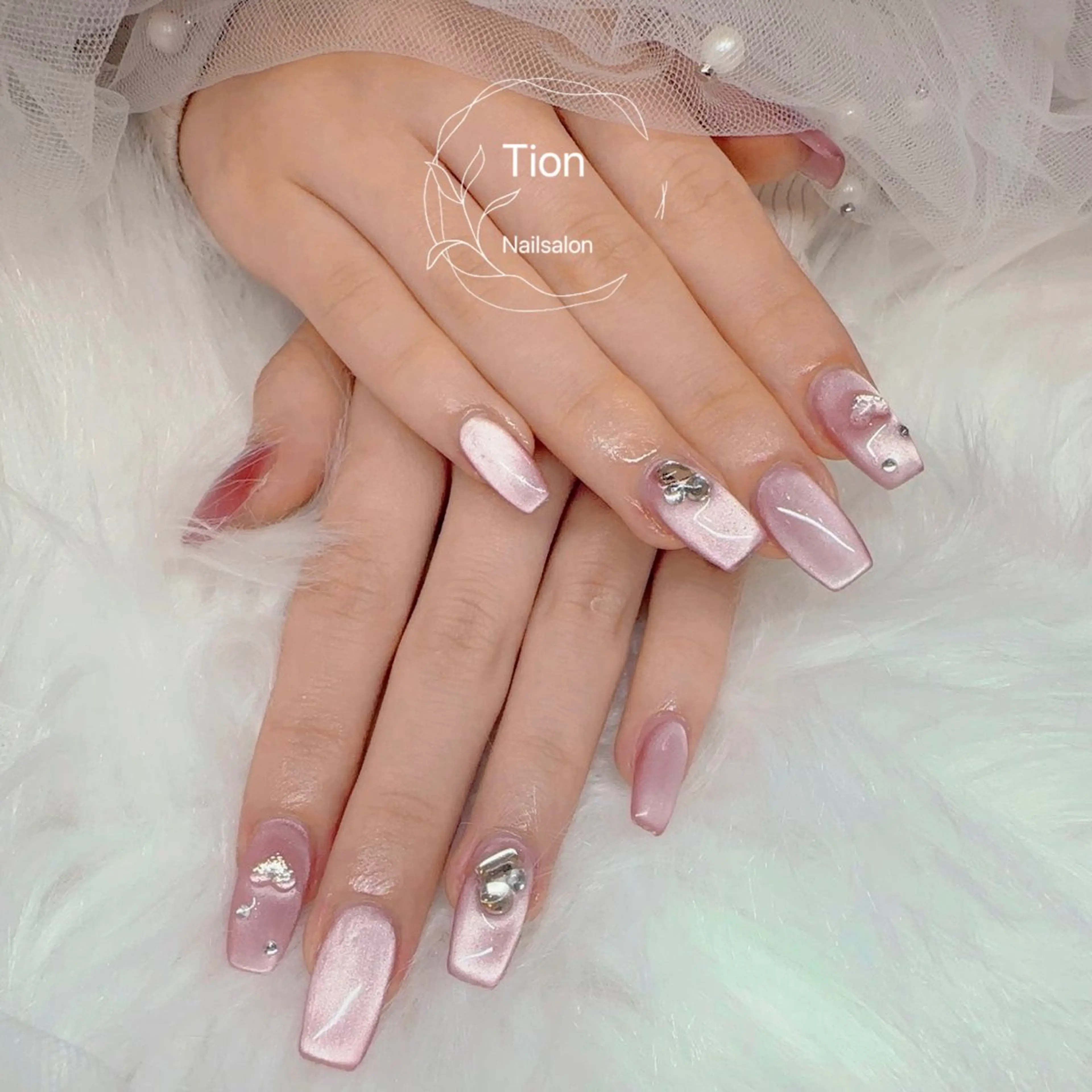 ネイル チークネイル 長さ出し フットネイル フレンチネイル ジェルネイル Nailsalon Tion 横浜西口店のネイルデザイン