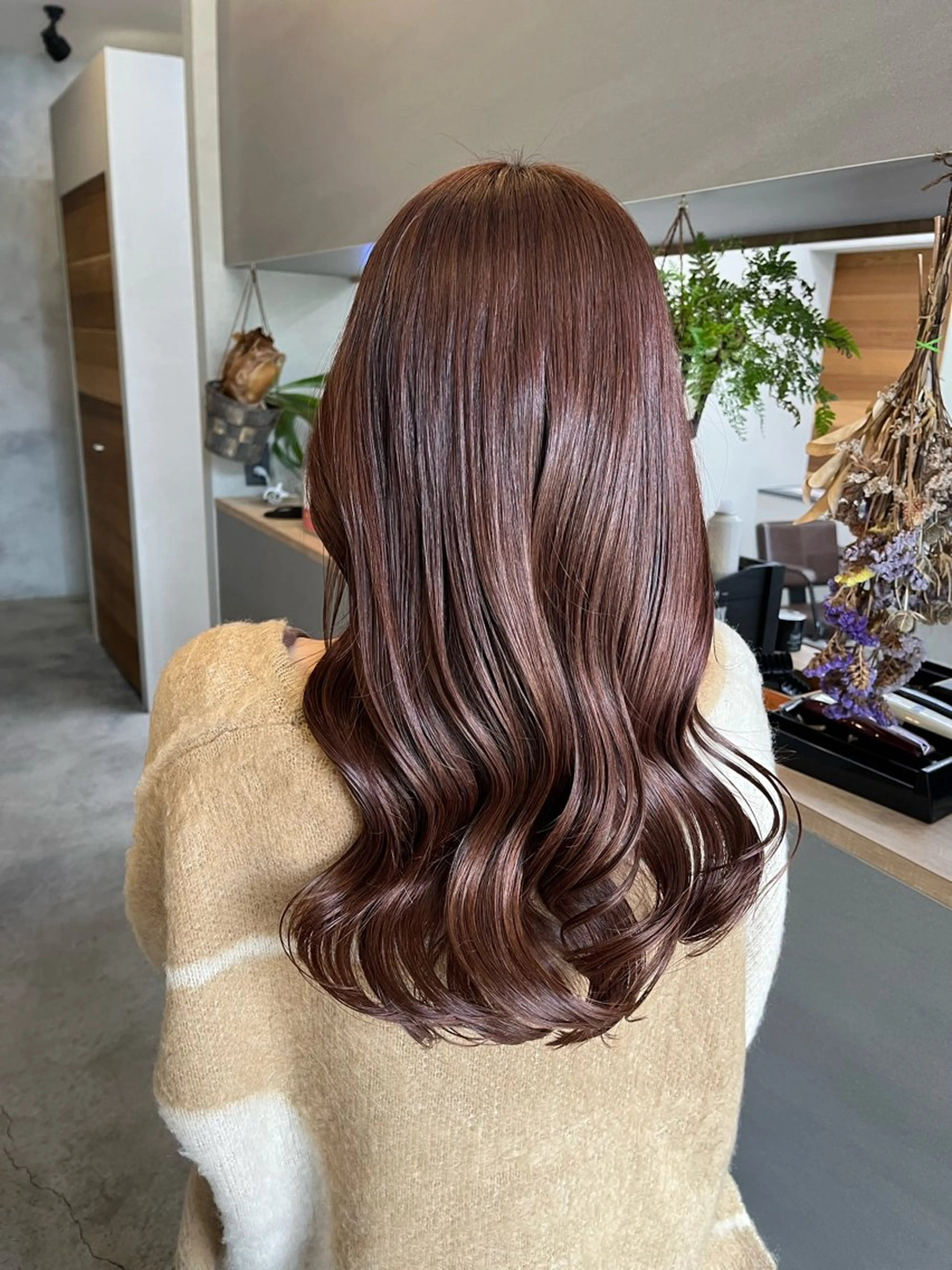 ロング カラー ブラウンカラー ピンクカラー ピンクブラウン カット ヘアカラー トリートメント Salon de  COCO所属・Yu kaのヘアスタイル