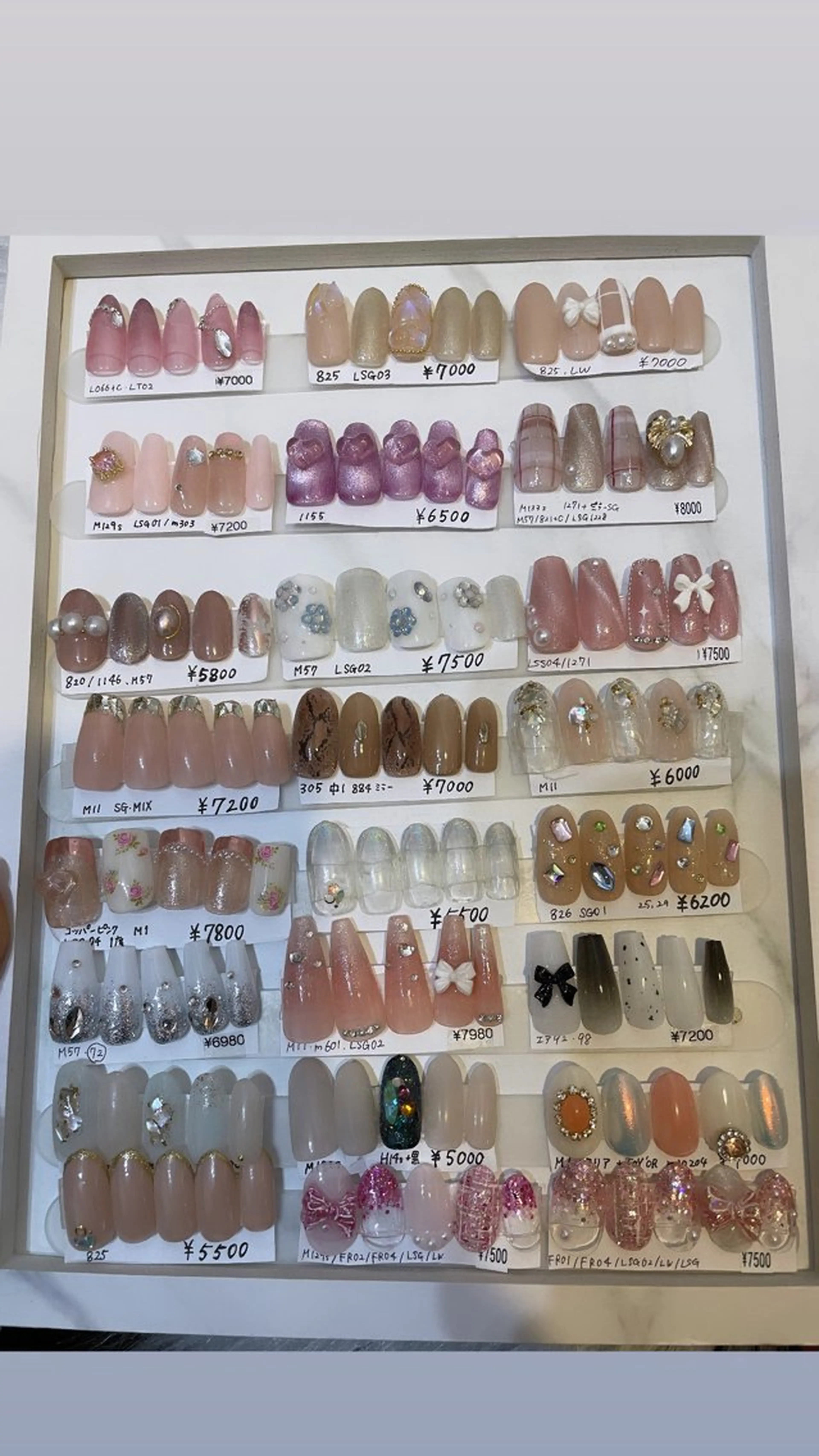 ネイル ハンドネイル Fiona Nail＆eyelash 大久保店【フィオナ】所属・下野 🌙のネイルデザイン