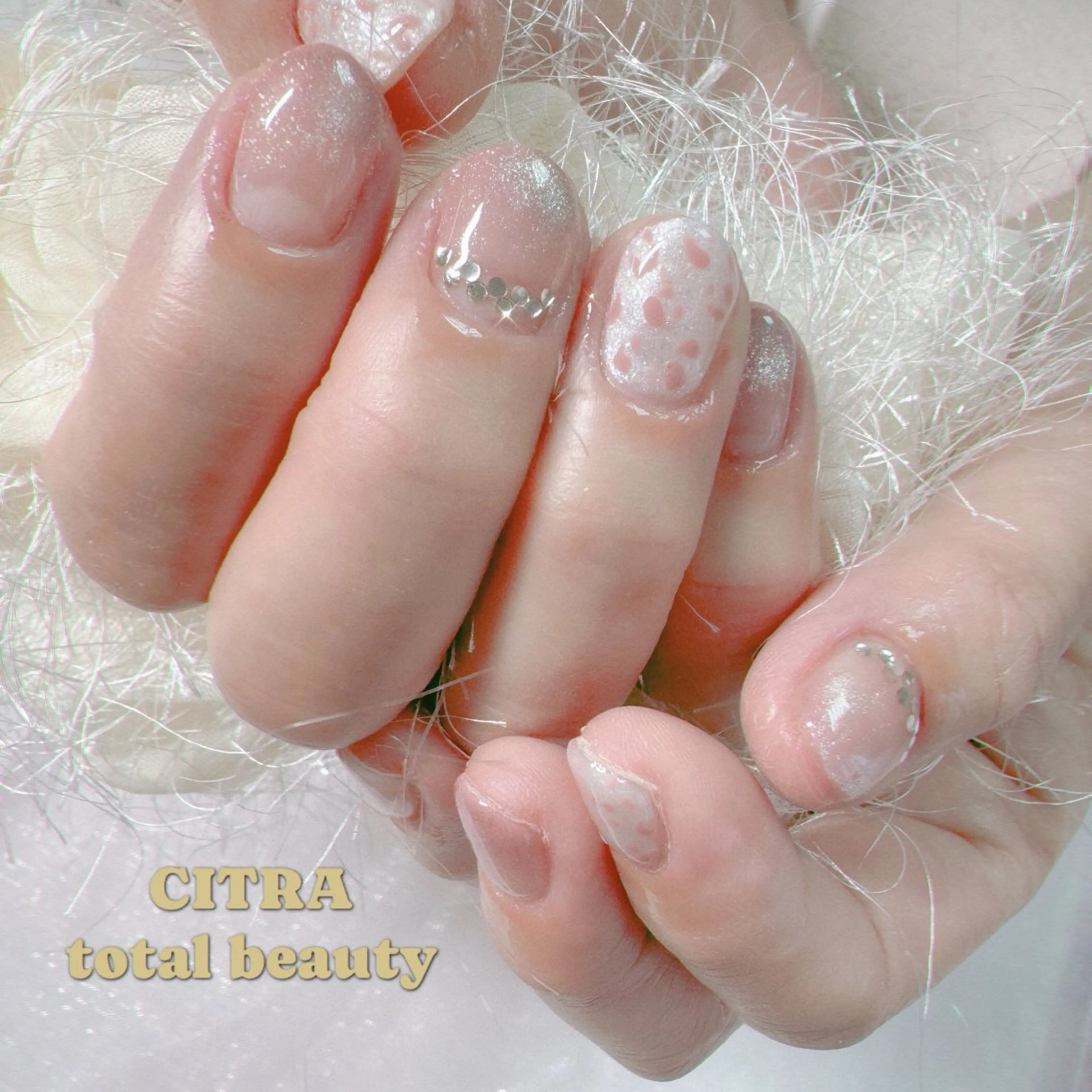 ネイル グラデーション マグネットネイル オレンジ シンプルネイル 春ネイル ハンドネイル CITRAtotal beautyのネイルデザイン