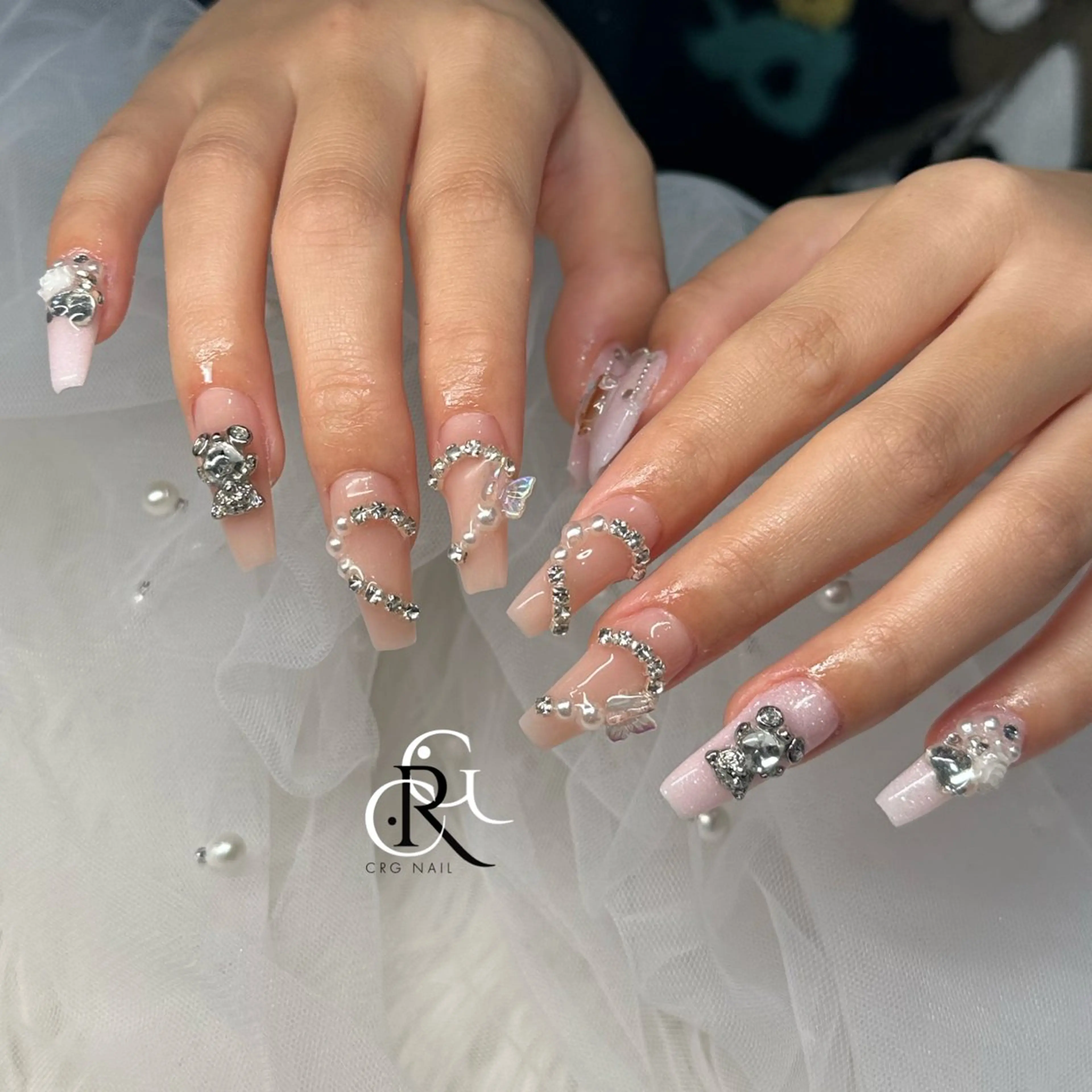 ネイル ロングネイル 持ち込み スカルプネイル ストーンネイル ハンドネイル 美フォルム✨ CRG RURIのネイルデザイン