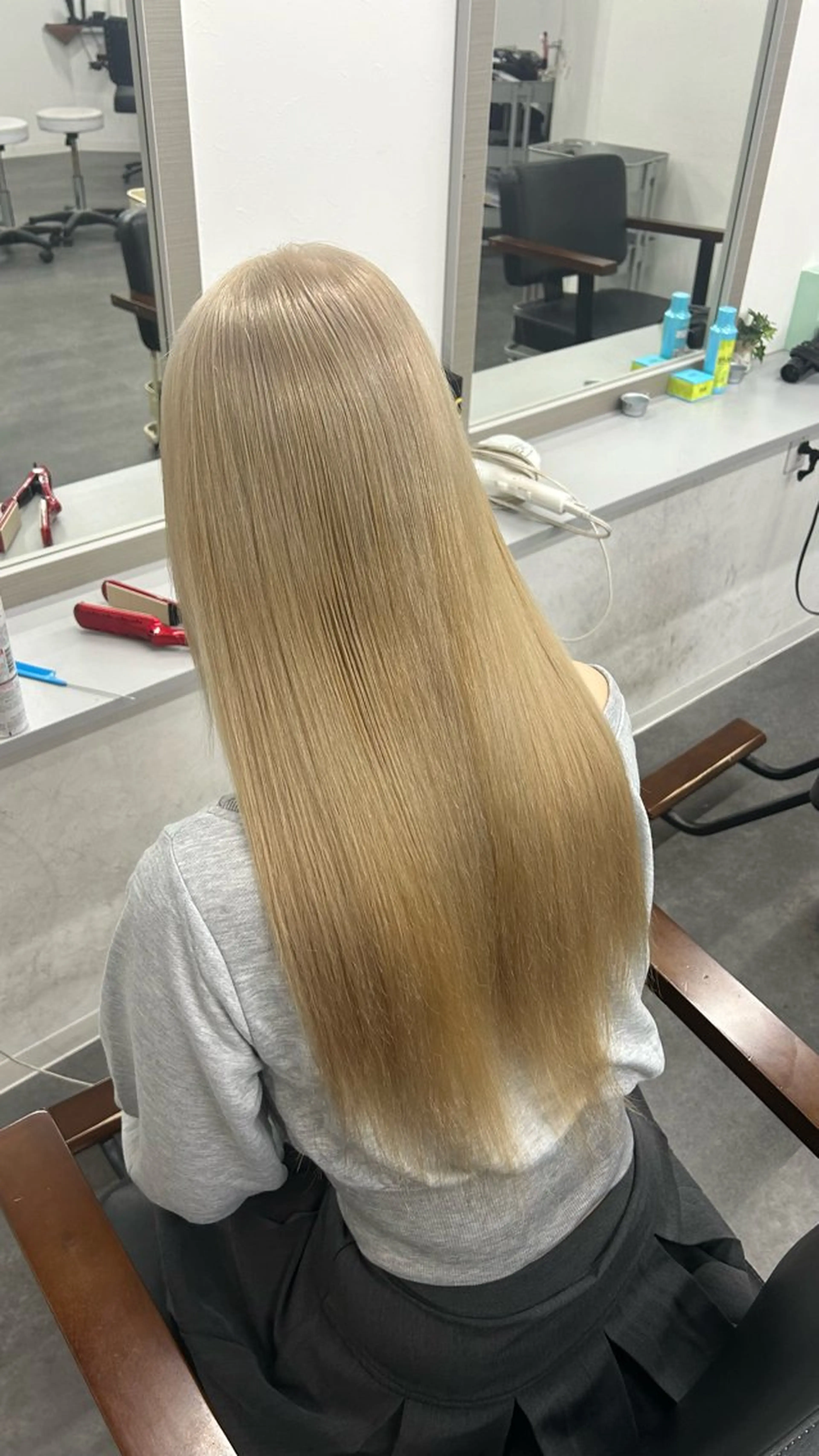 ロング カラー ヘアカラー トリートメント SOYON所属・艶髪✖️ハイトーン 🫧YURIA🫧のヘアスタイル