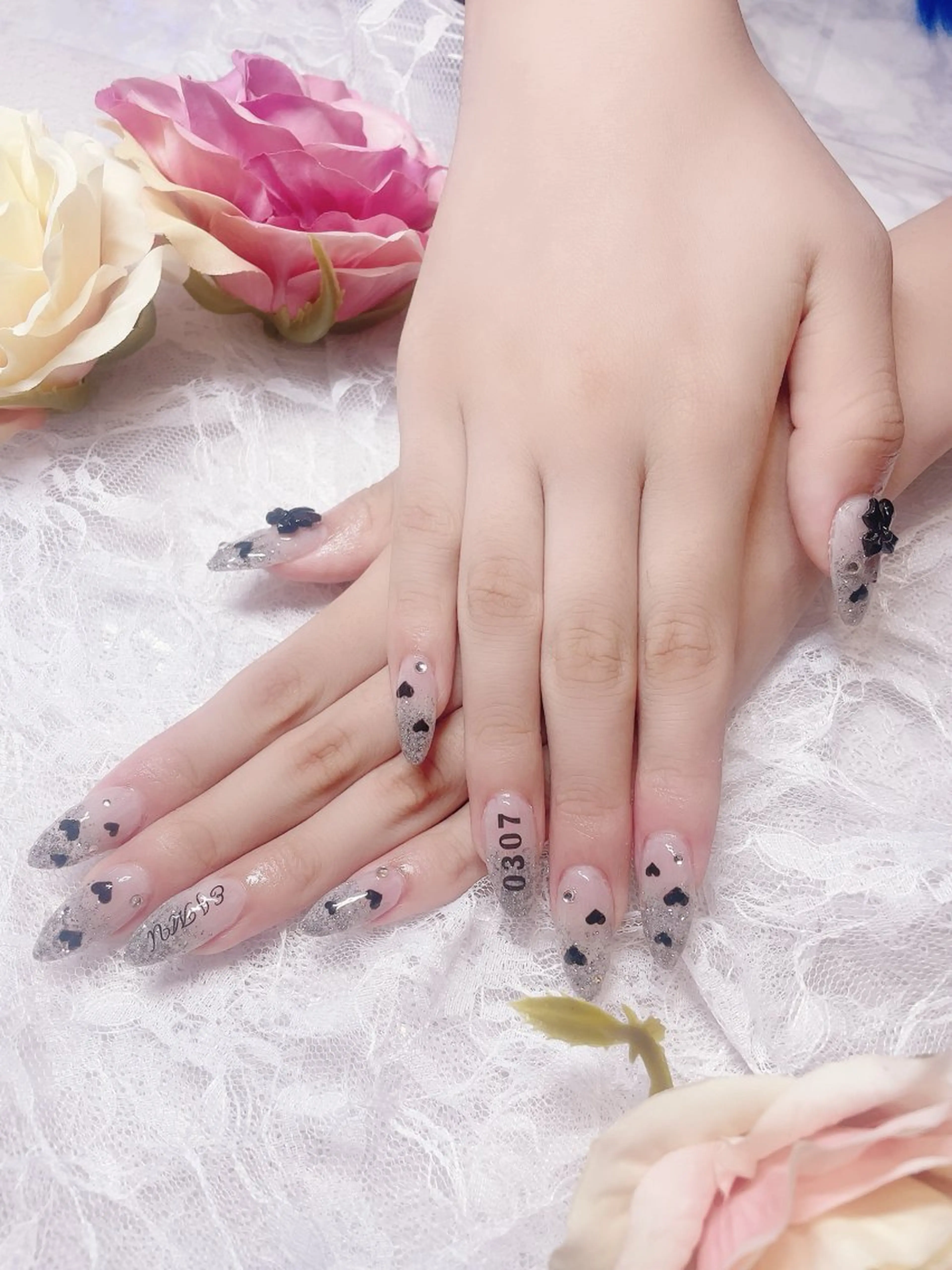 ネイル ドット 長さ出し グラデーション ハート ラメ(グリッター) ハンドネイル A.free✧*｡ アレルギー対応✧*｡のネイルデザイン