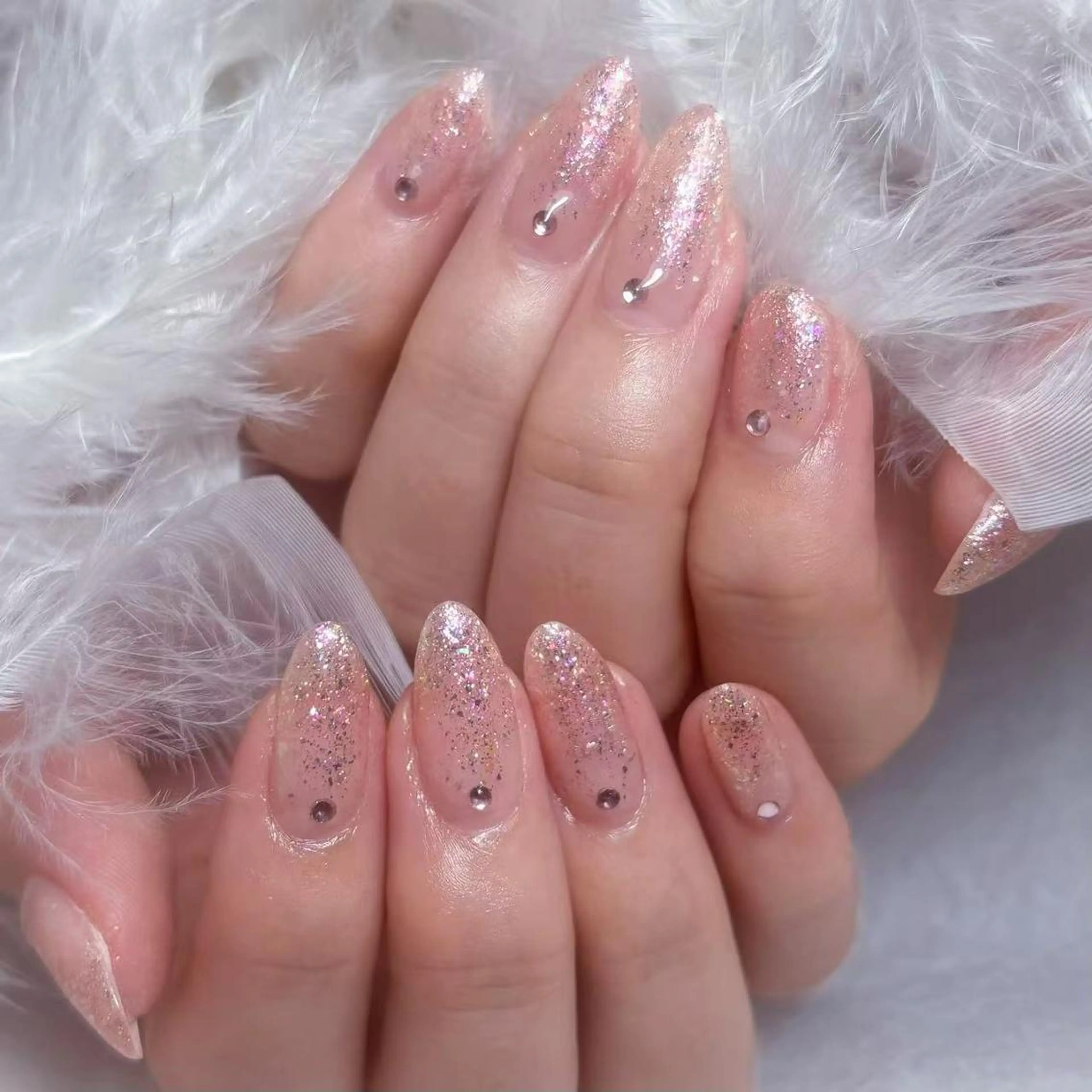 Hand【ラメグラorワンカラー+ストーン10粒】の写真